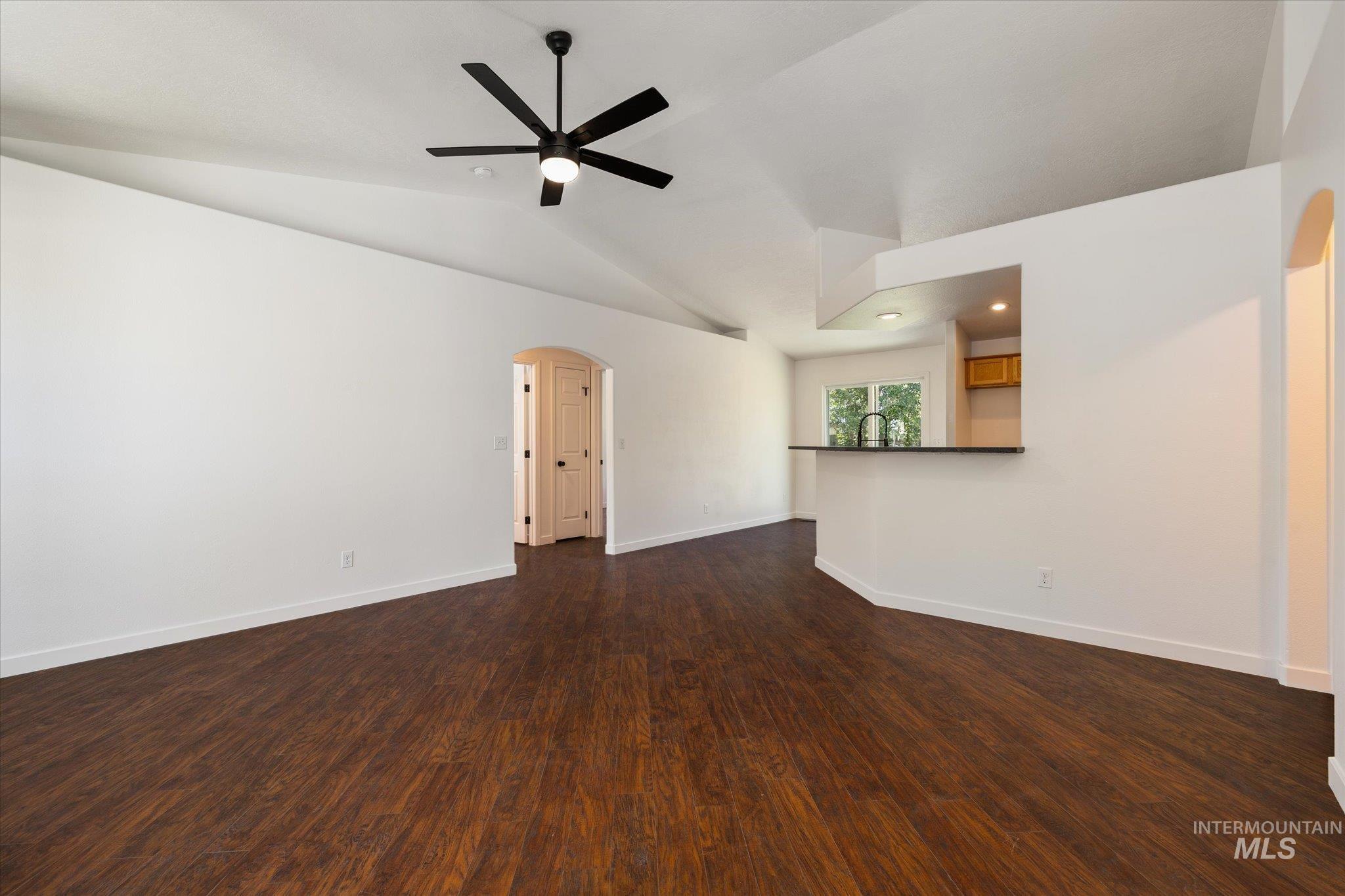 534 W. Mulberry Loop, Nampa, Idaho 83686, 3 Bedrooms, 2 Bathrooms, Residential For Sale, Price $385,000,MLS 98988730