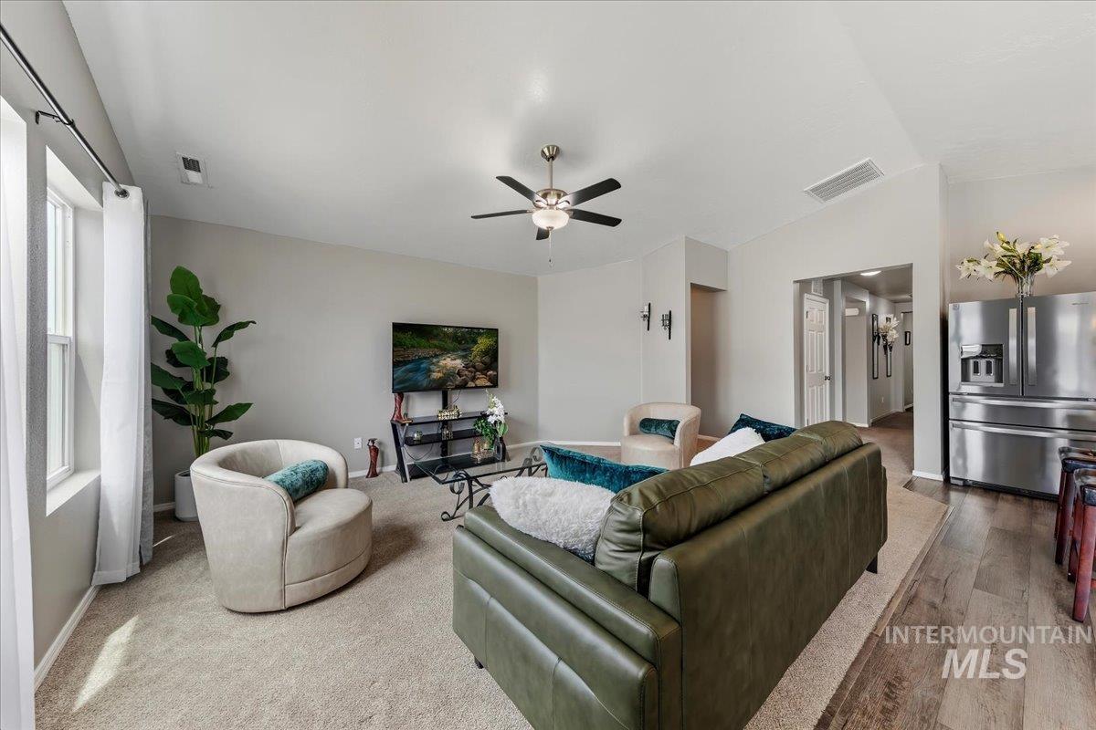 16577 Dawson Ave., Caldwell, Idaho 83607, 3 Bedrooms, 2 Bathrooms, Residential For Sale, Price $410,000,MLS 98988733