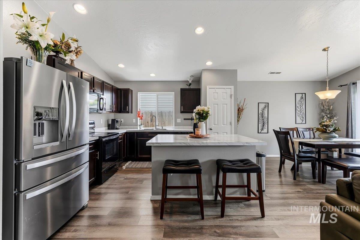 16577 Dawson Ave., Caldwell, Idaho 83607, 3 Bedrooms, 2 Bathrooms, Residential For Sale, Price $410,000,MLS 98988733