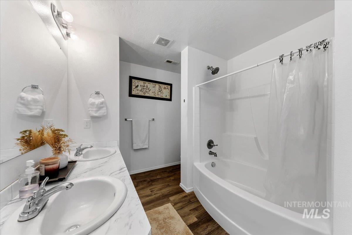 16577 Dawson Ave., Caldwell, Idaho 83607, 3 Bedrooms, 2 Bathrooms, Residential For Sale, Price $410,000,MLS 98988733