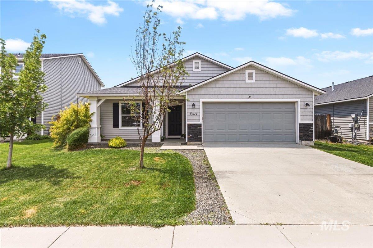 16577 Dawson Ave., Caldwell, Idaho 83607, 3 Bedrooms, 2 Bathrooms, Residential For Sale, Price $410,000,MLS 98988733