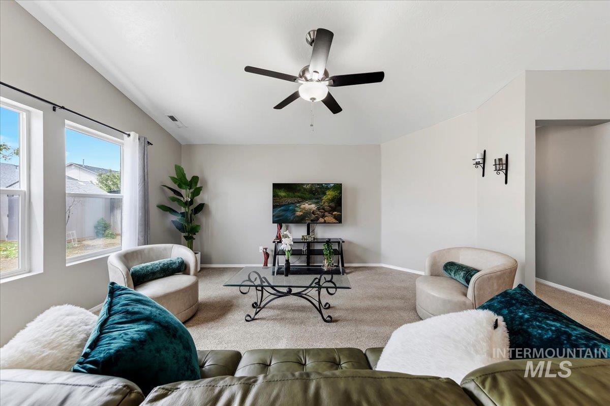 16577 Dawson Ave., Caldwell, Idaho 83607, 3 Bedrooms, 2 Bathrooms, Residential For Sale, Price $410,000,MLS 98988733