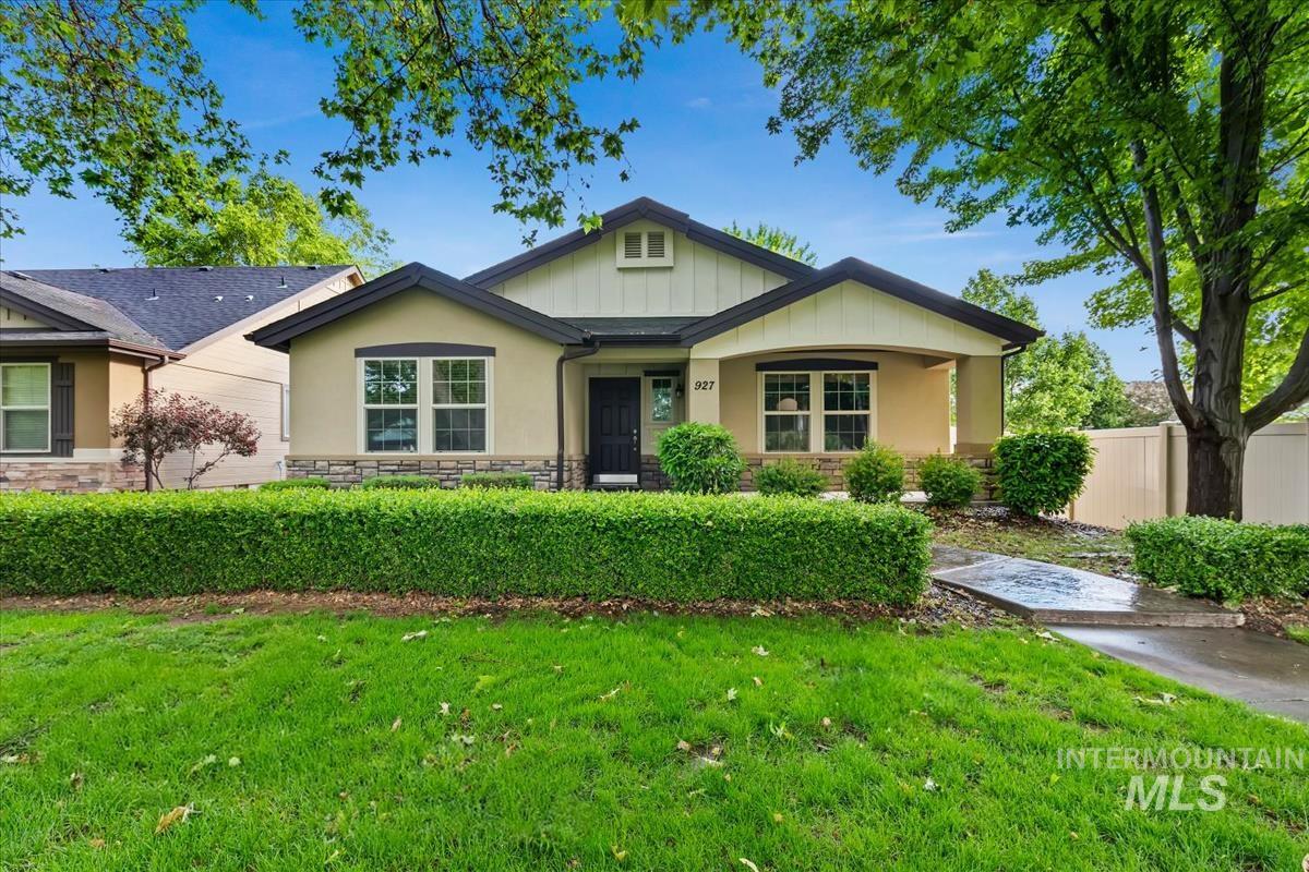 927 E Lockhart Ln, Meridian, Idaho 83646, 3 Bedrooms, 2 Bathrooms, Residential For Sale, Price $424,000,MLS 98988735