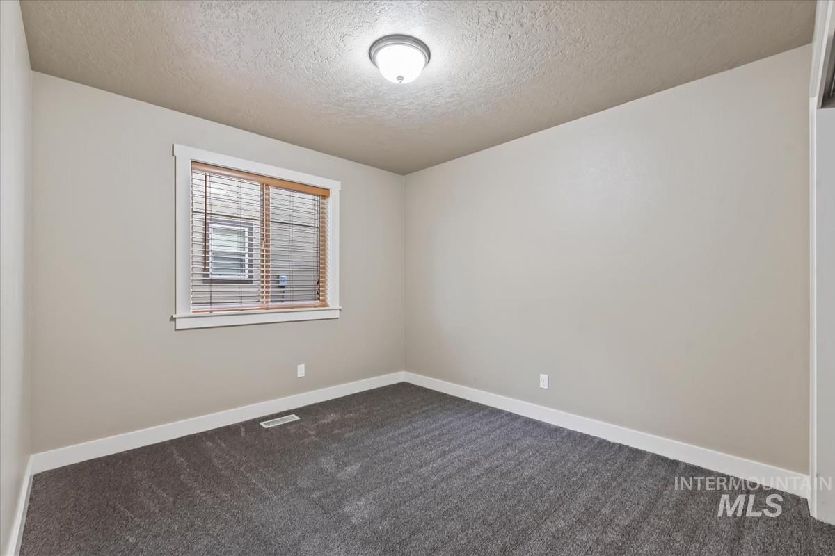 927 E Lockhart Ln, Meridian, Idaho 83646, 3 Bedrooms, 2 Bathrooms, Residential For Sale, Price $424,000,MLS 98988735