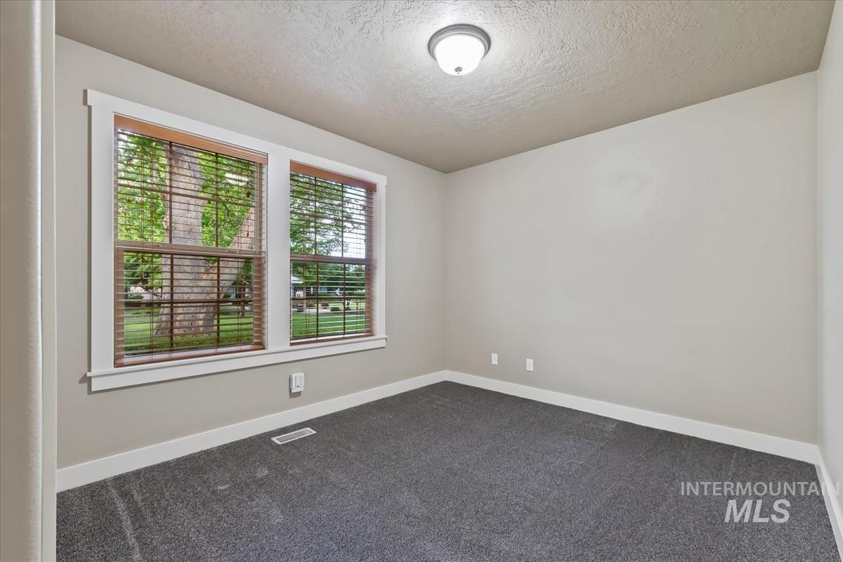927 E Lockhart Ln, Meridian, Idaho 83646, 3 Bedrooms, 2 Bathrooms, Residential For Sale, Price $424,000,MLS 98988735