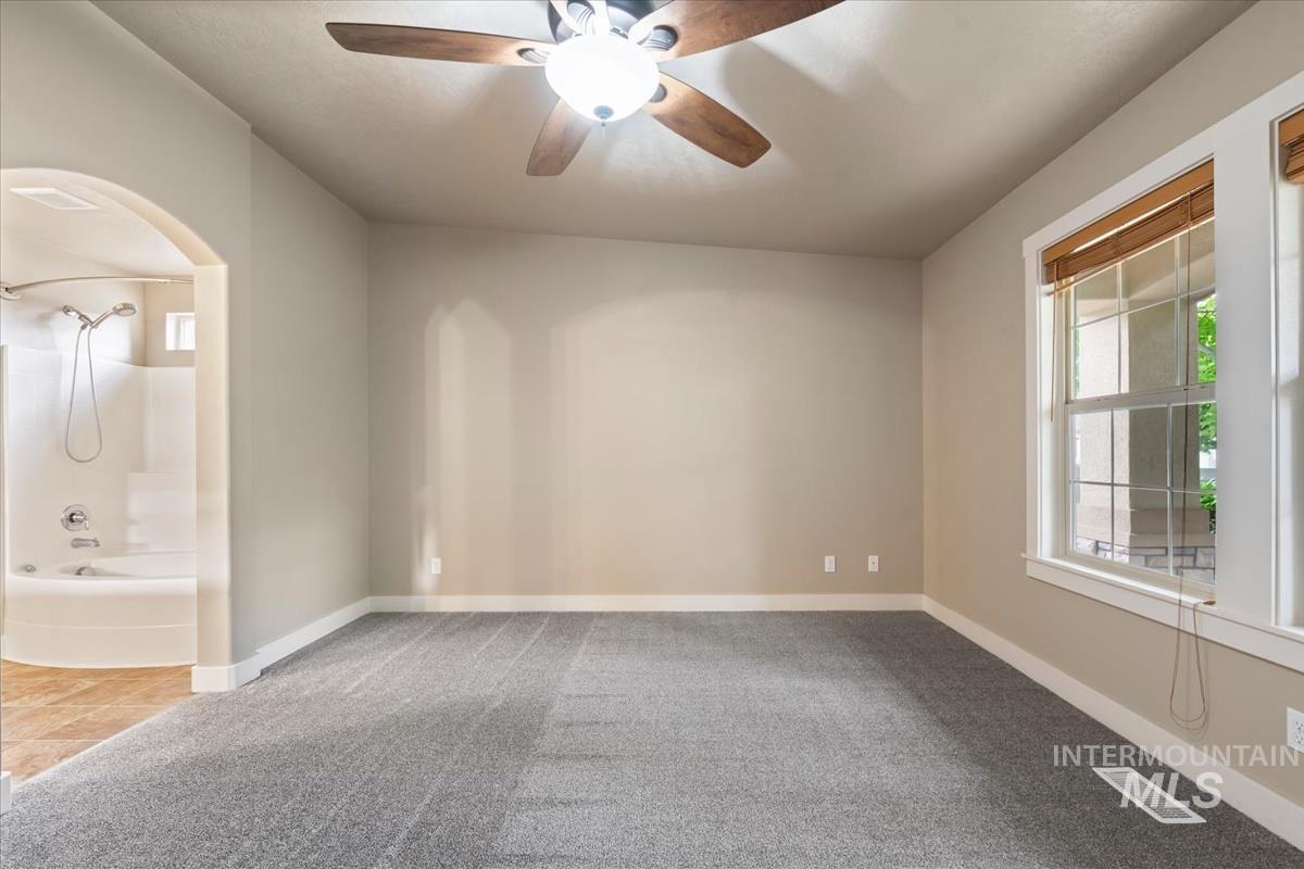 927 E Lockhart Ln, Meridian, Idaho 83646, 3 Bedrooms, 2 Bathrooms, Residential For Sale, Price $424,000,MLS 98988735
