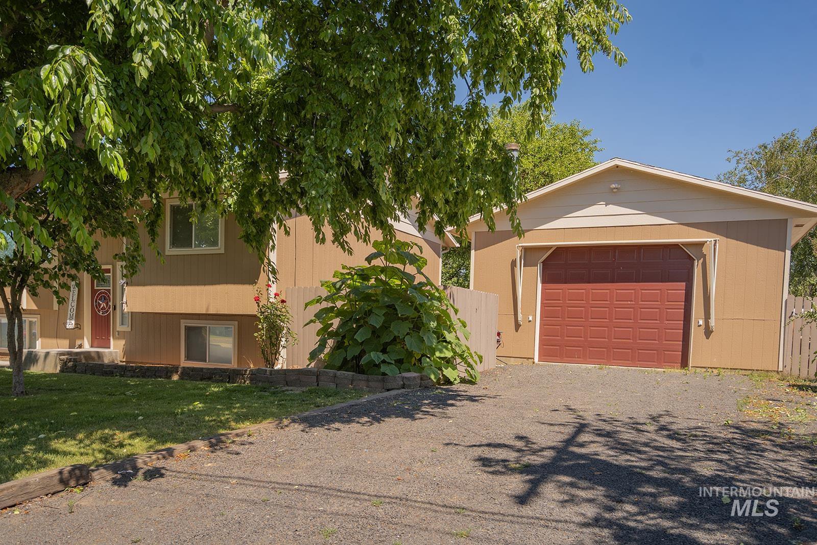 3713 18th st, Lewiston, Idaho 83501, 4 Bedrooms, 2 Bathrooms, Residential For Sale, Price $469,000,MLS 98988739