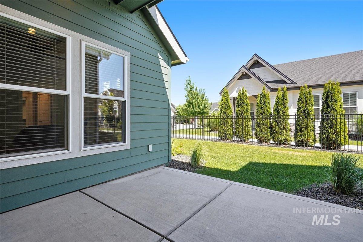 6231 N Vicenza Ave, Meridian, Idaho 83646, 3 Bedrooms, 2 Bathrooms, Residential For Sale, Price $574,900, 98988740