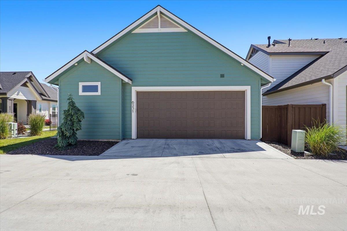 6231 N Vicenza Ave, Meridian, Idaho 83646, 3 Bedrooms, 2 Bathrooms, Residential For Sale, Price $574,900, 98988740