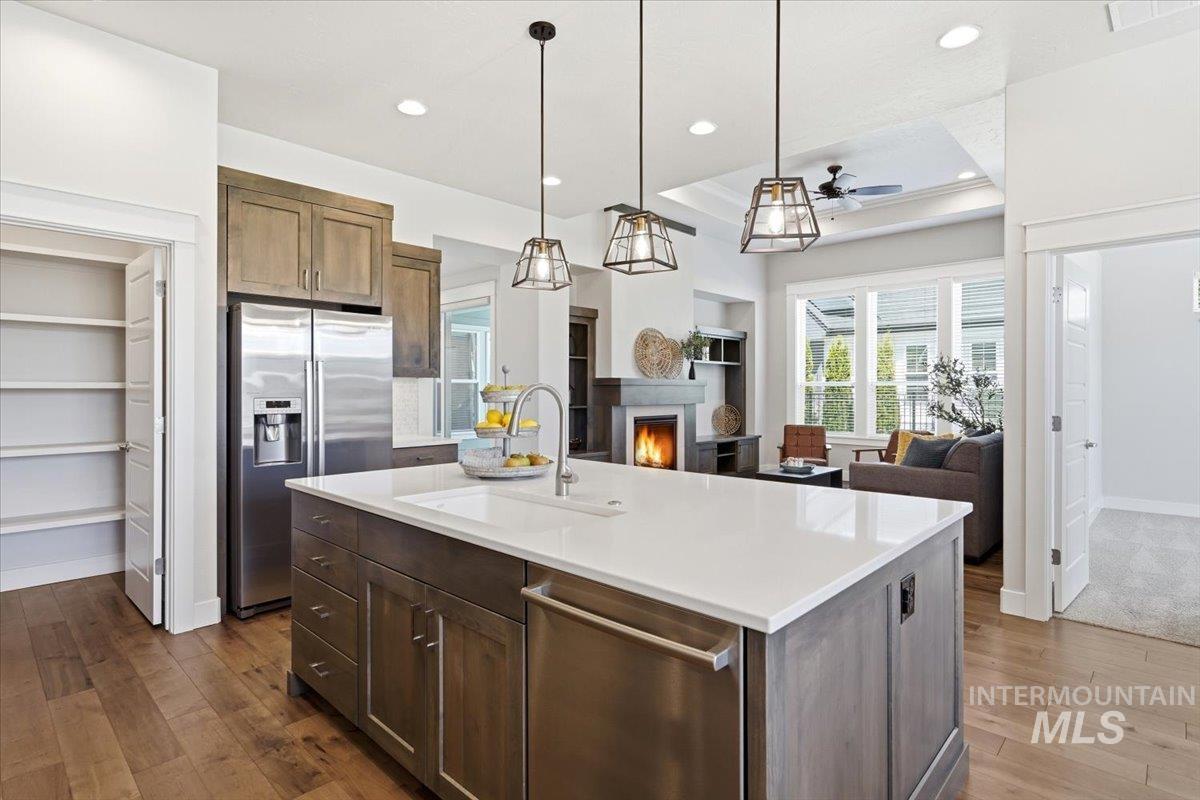 6231 N Vicenza Ave, Meridian, Idaho 83646, 3 Bedrooms, 2 Bathrooms, Residential For Sale, Price $574,900, 98988740
