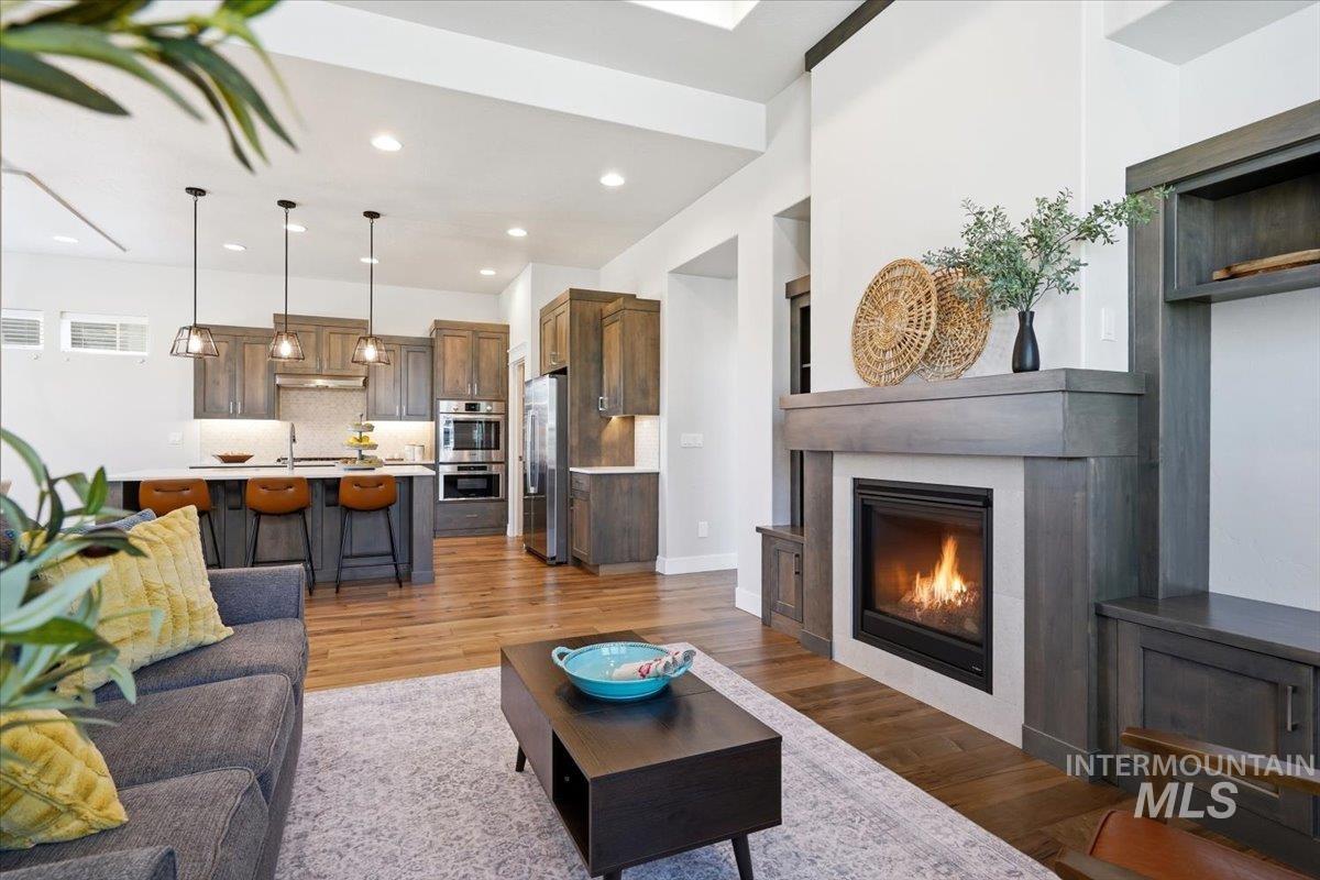 6231 N Vicenza Ave, Meridian, Idaho 83646, 3 Bedrooms, 2 Bathrooms, Residential For Sale, Price $574,900, 98988740