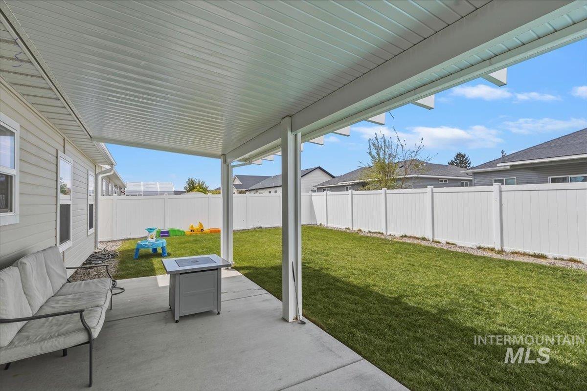 1742 Houston St, Twin Falls, Idaho 83301-0283, 3 Bedrooms, 2 Bathrooms, Residential For Sale, Price $359,900,MLS 98988747