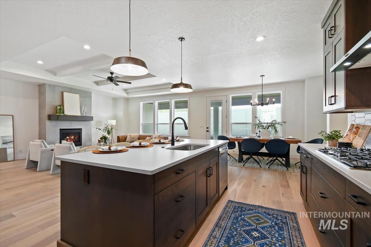 10977 W Lahinch Ln., Kuna, Idaho 83634, 4 Bedrooms, 3 Bathrooms, Residential For Sale, Price $864,880,MLS 98988749