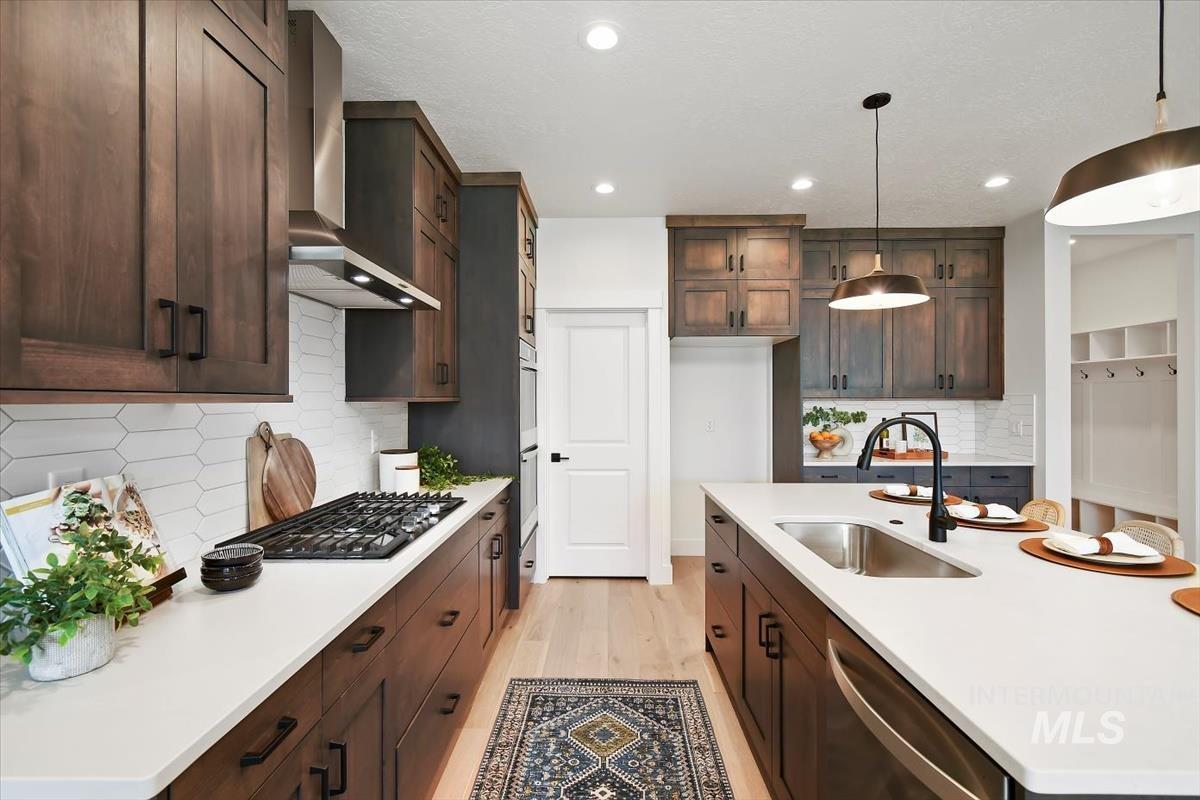 10977 W Lahinch Ln., Kuna, Idaho 83634, 4 Bedrooms, 3 Bathrooms, Residential For Sale, Price $864,880,MLS 98988749