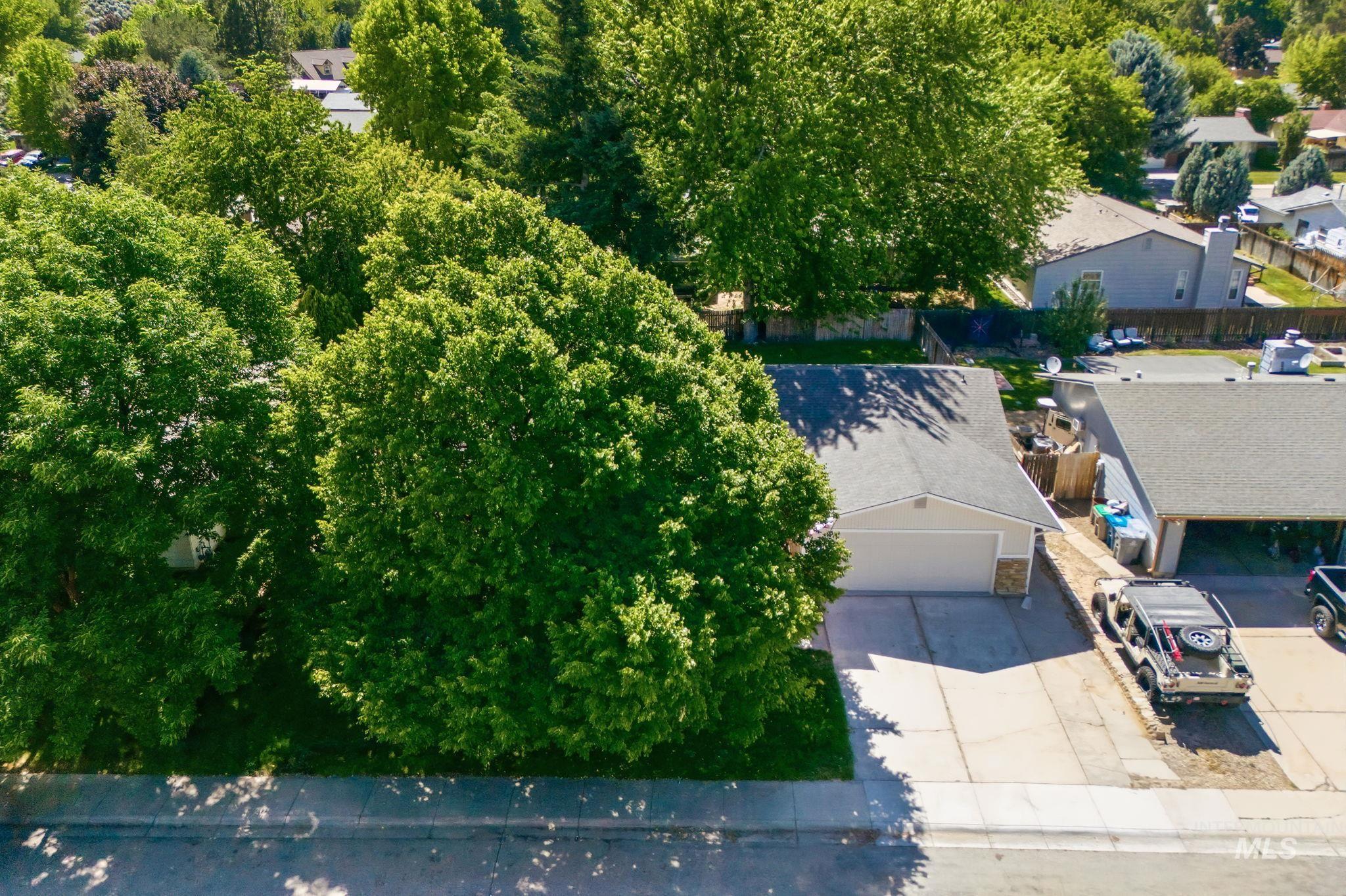 3911 S Constitution Way, Boise, Idaho 83706, 4 Bedrooms, 3 Bathrooms, Residential For Sale, Price $689,990,MLS 98988754