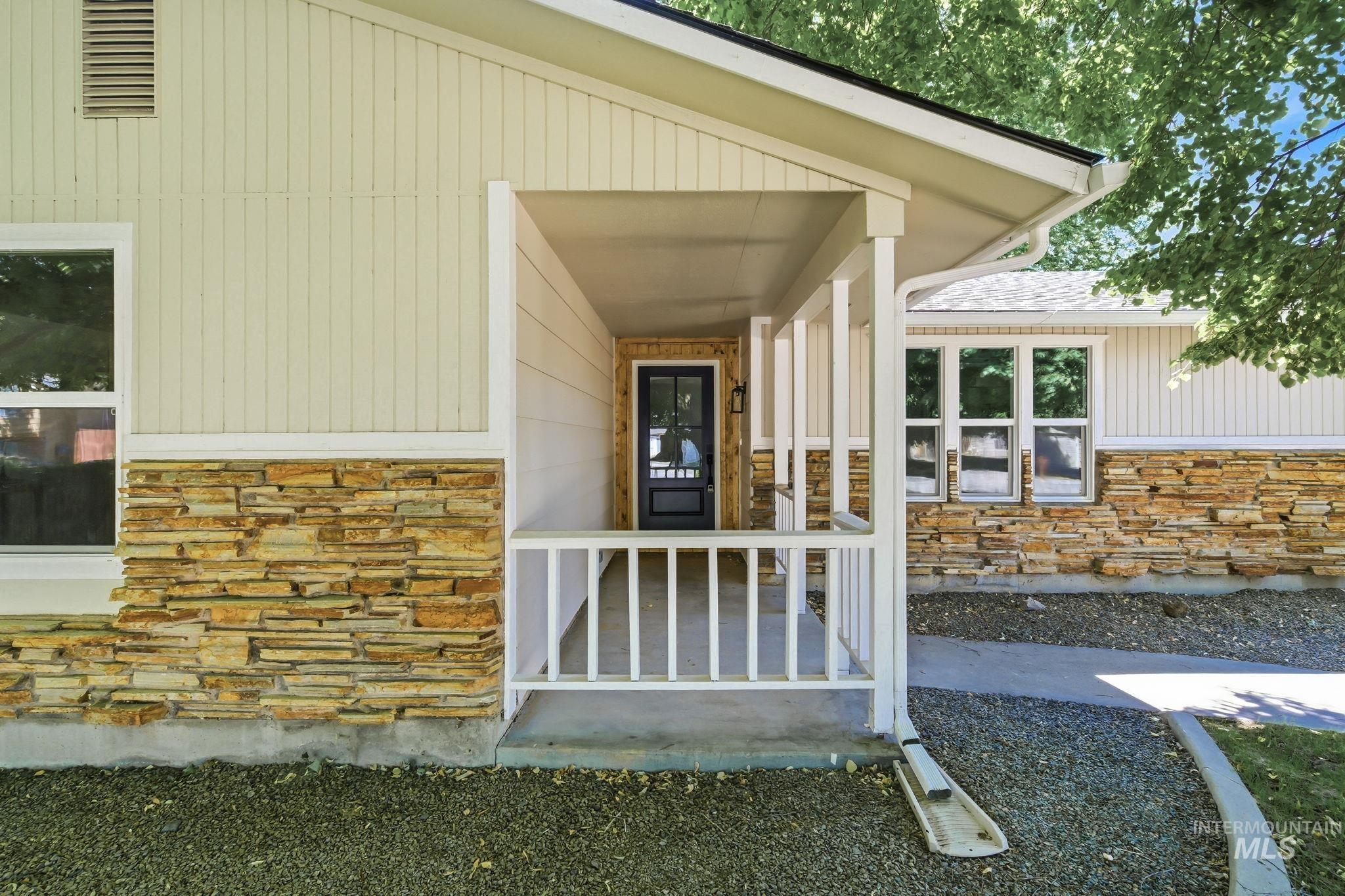 3911 S Constitution Way, Boise, Idaho 83706, 4 Bedrooms, 3 Bathrooms, Residential For Sale, Price $689,990,MLS 98988754