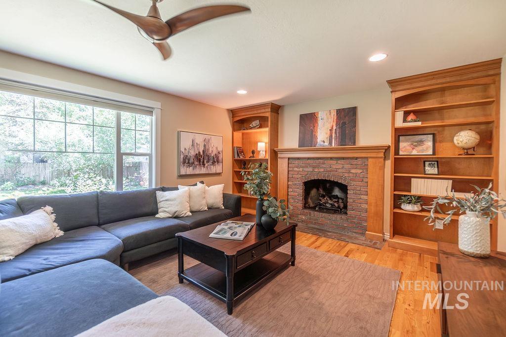 487 W Hibiscus St, Boise, Idaho 83706, 5 Bedrooms, 2.5 Bathrooms, Residential For Sale, Price $800,000,MLS 98988764
