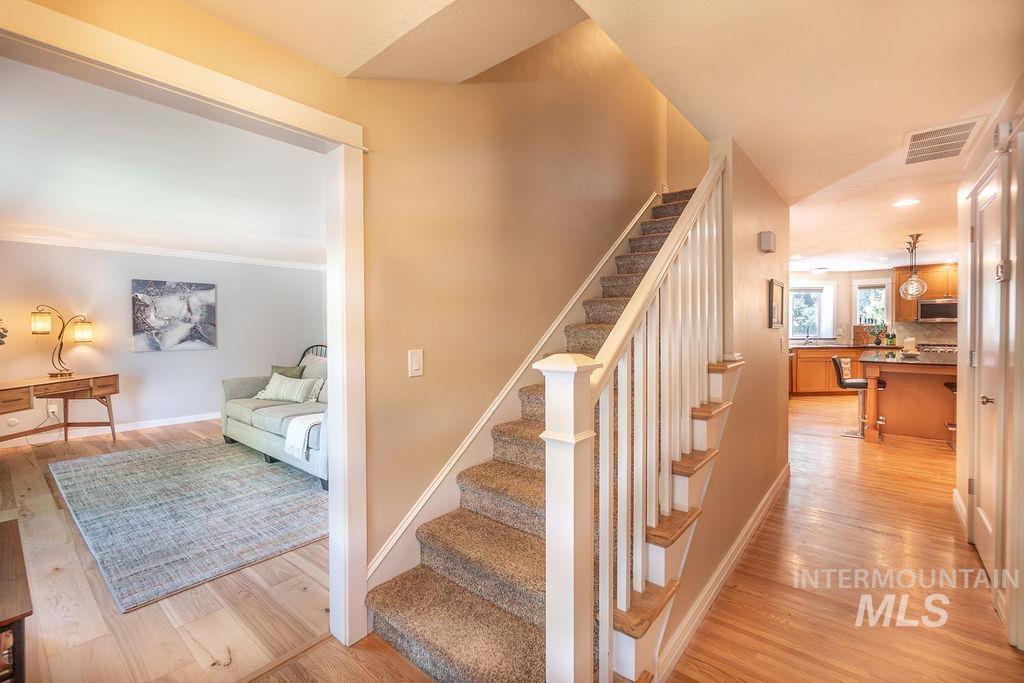 487 W Hibiscus St, Boise, Idaho 83706, 5 Bedrooms, 2.5 Bathrooms, Residential For Sale, Price $800,000,MLS 98988764
