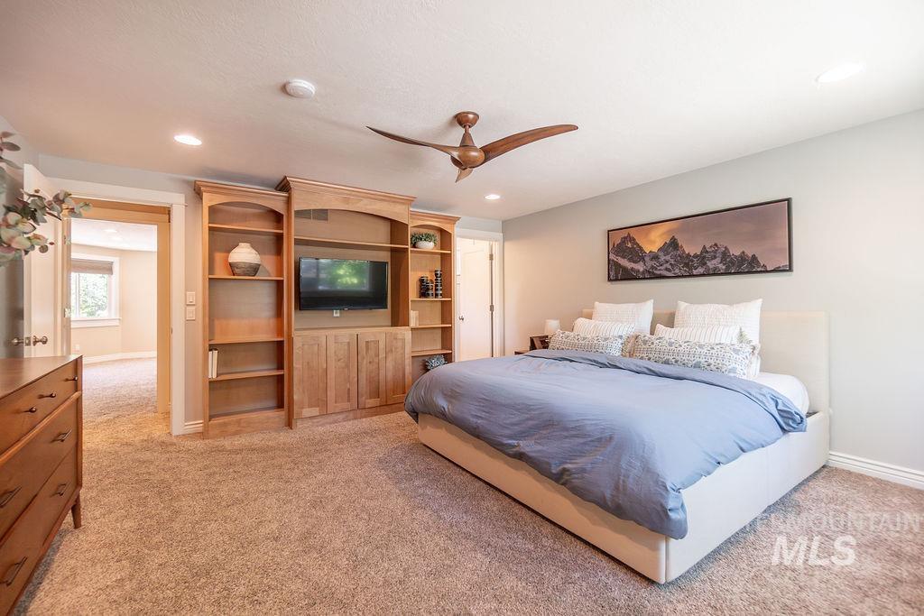 487 W Hibiscus St, Boise, Idaho 83706, 5 Bedrooms, 2.5 Bathrooms, Residential For Sale, Price $800,000,MLS 98988764