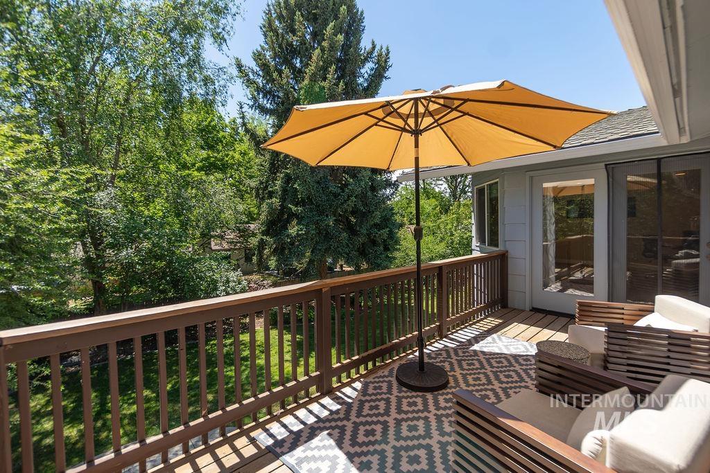 487 W Hibiscus St, Boise, Idaho 83706, 5 Bedrooms, 2.5 Bathrooms, Residential For Sale, Price $800,000,MLS 98988764