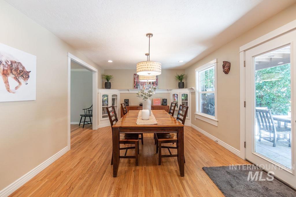 487 W Hibiscus St, Boise, Idaho 83706, 5 Bedrooms, 2.5 Bathrooms, Residential For Sale, Price $800,000,MLS 98988764