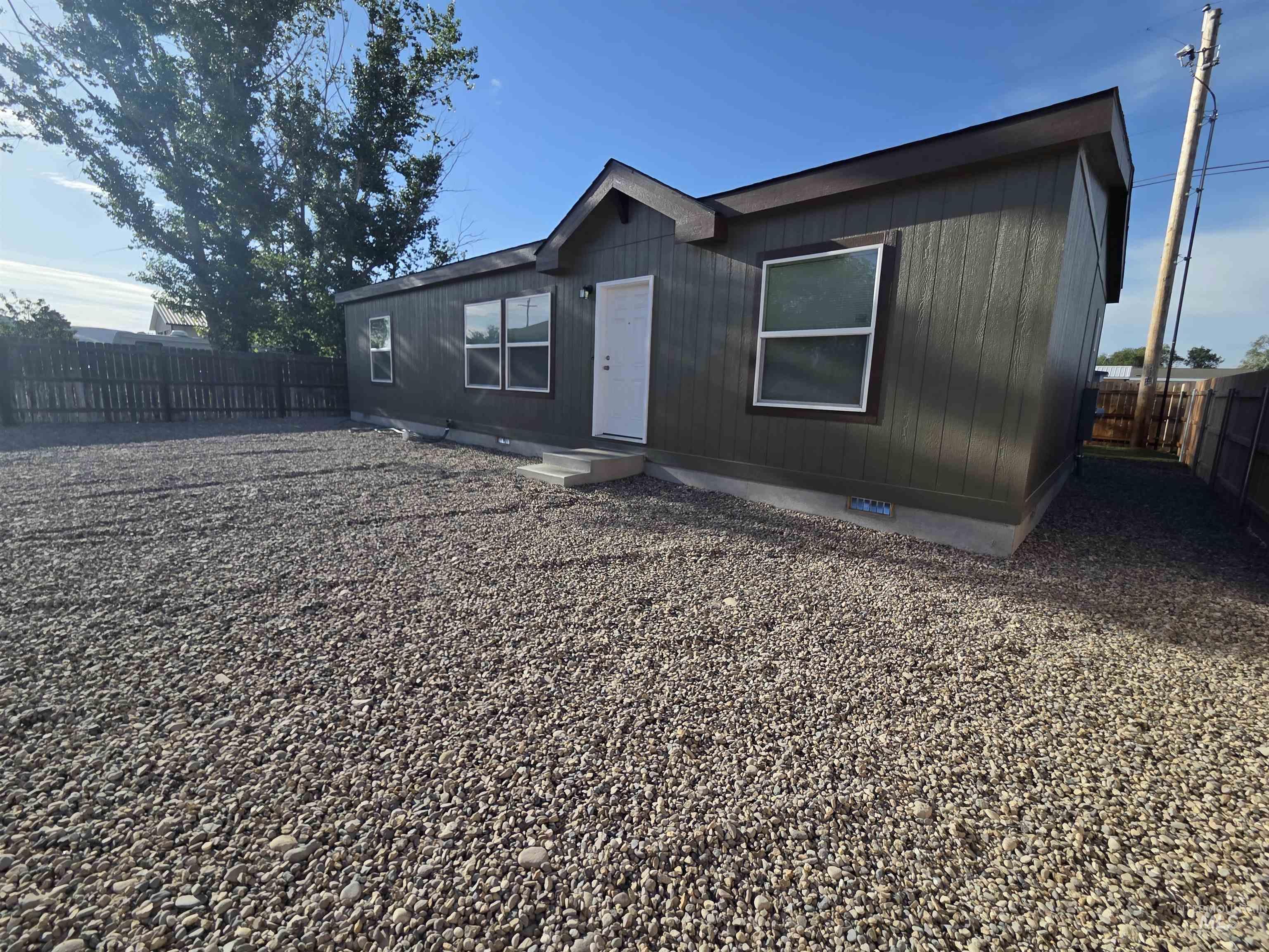 1140 12th Avenue South, Payette, Idaho 83661-3390, 3 Bedrooms, 2 Bathrooms, Residential For Sale, Price $318,369,MLS 98988766