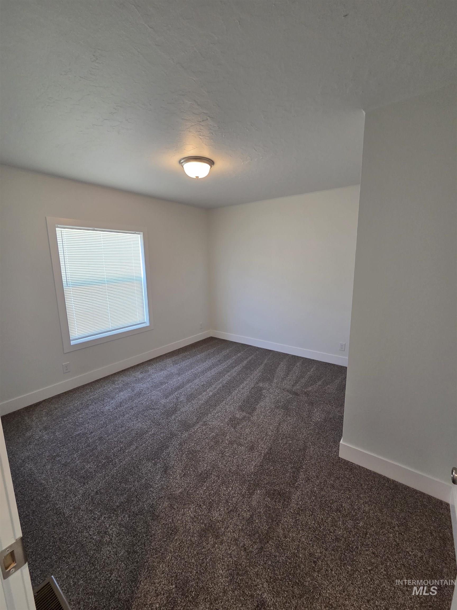 1140 12th Avenue South, Payette, Idaho 83661-3390, 3 Bedrooms, 2 Bathrooms, Residential For Sale, Price $318,369,MLS 98988766