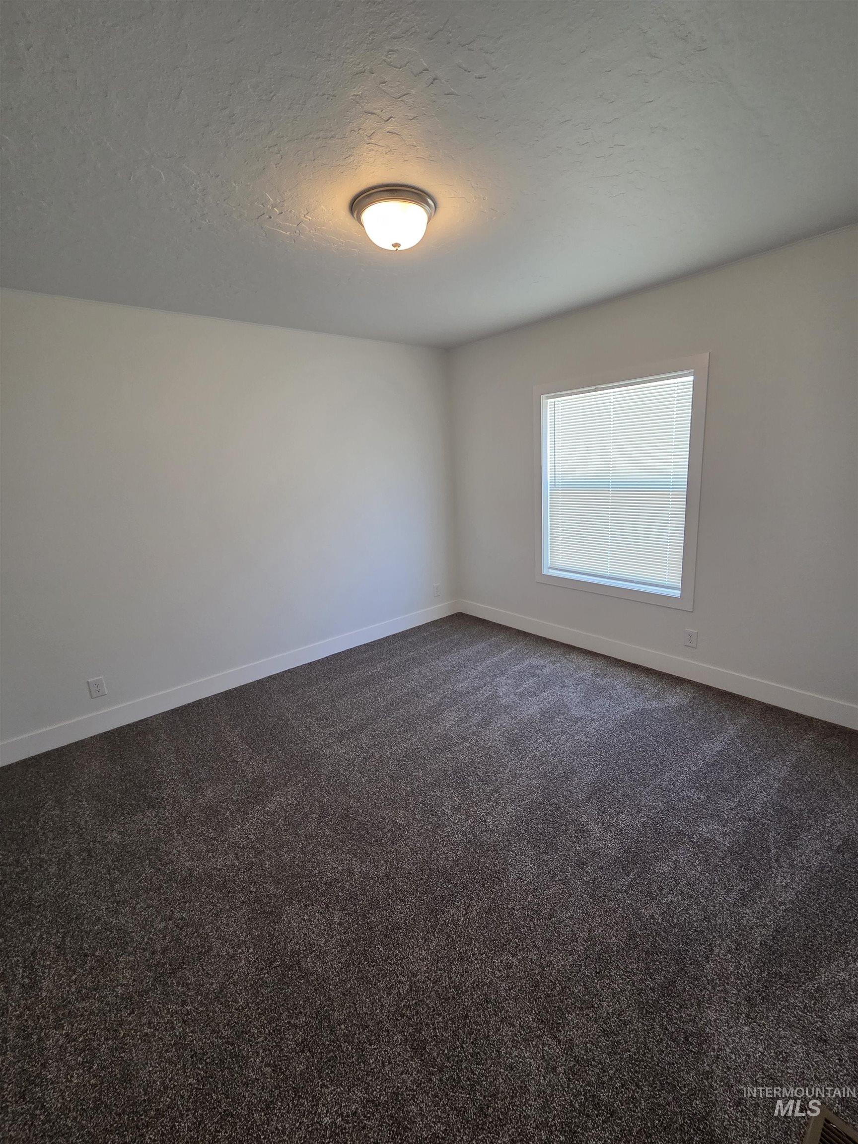 1140 12th Avenue South, Payette, Idaho 83661-3390, 3 Bedrooms, 2 Bathrooms, Residential For Sale, Price $318,369,MLS 98988766