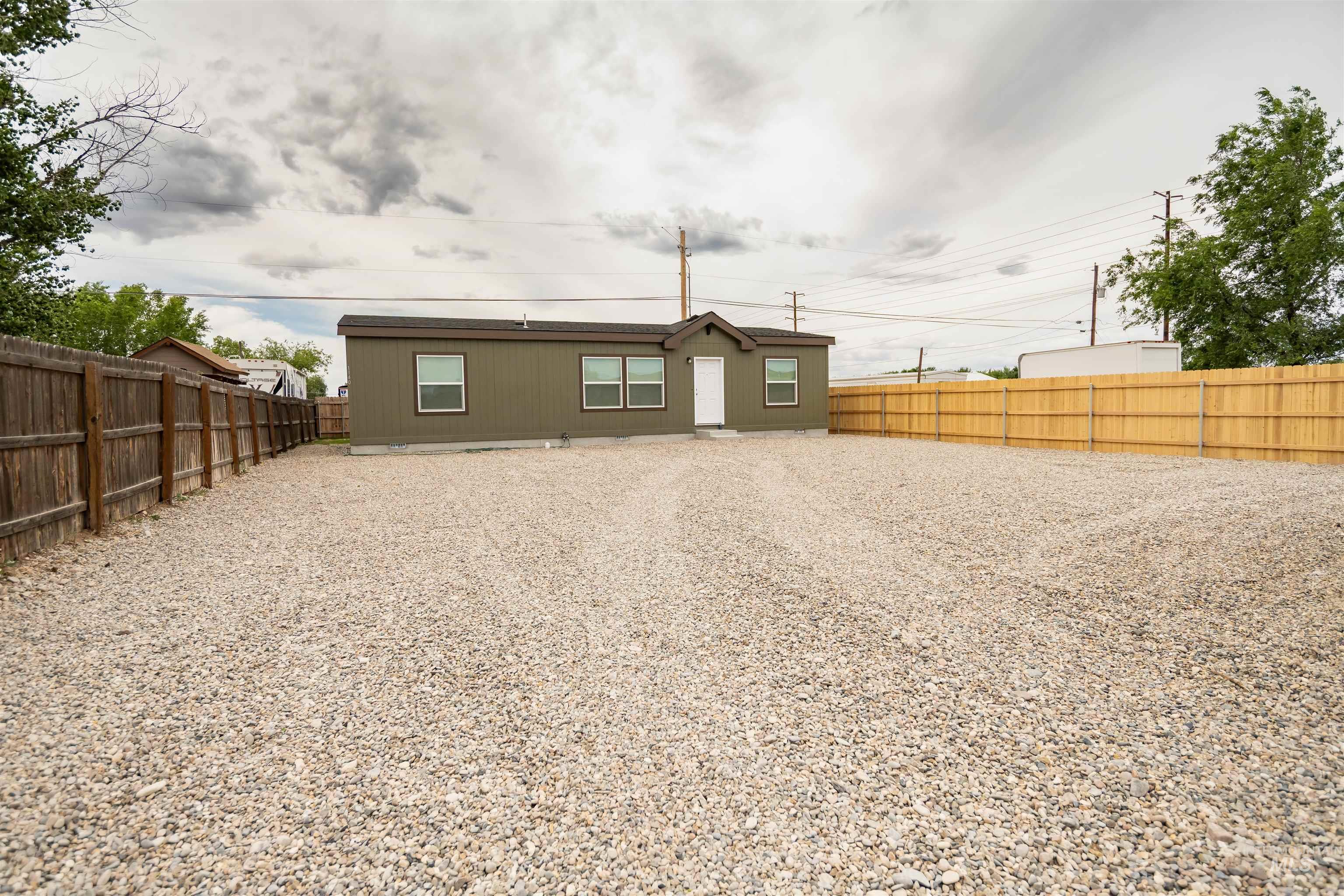 1140 12th Avenue South, Payette, Idaho 83661-3390, 3 Bedrooms, 2 Bathrooms, Residential For Sale, Price $317,000,MLS 98988766
