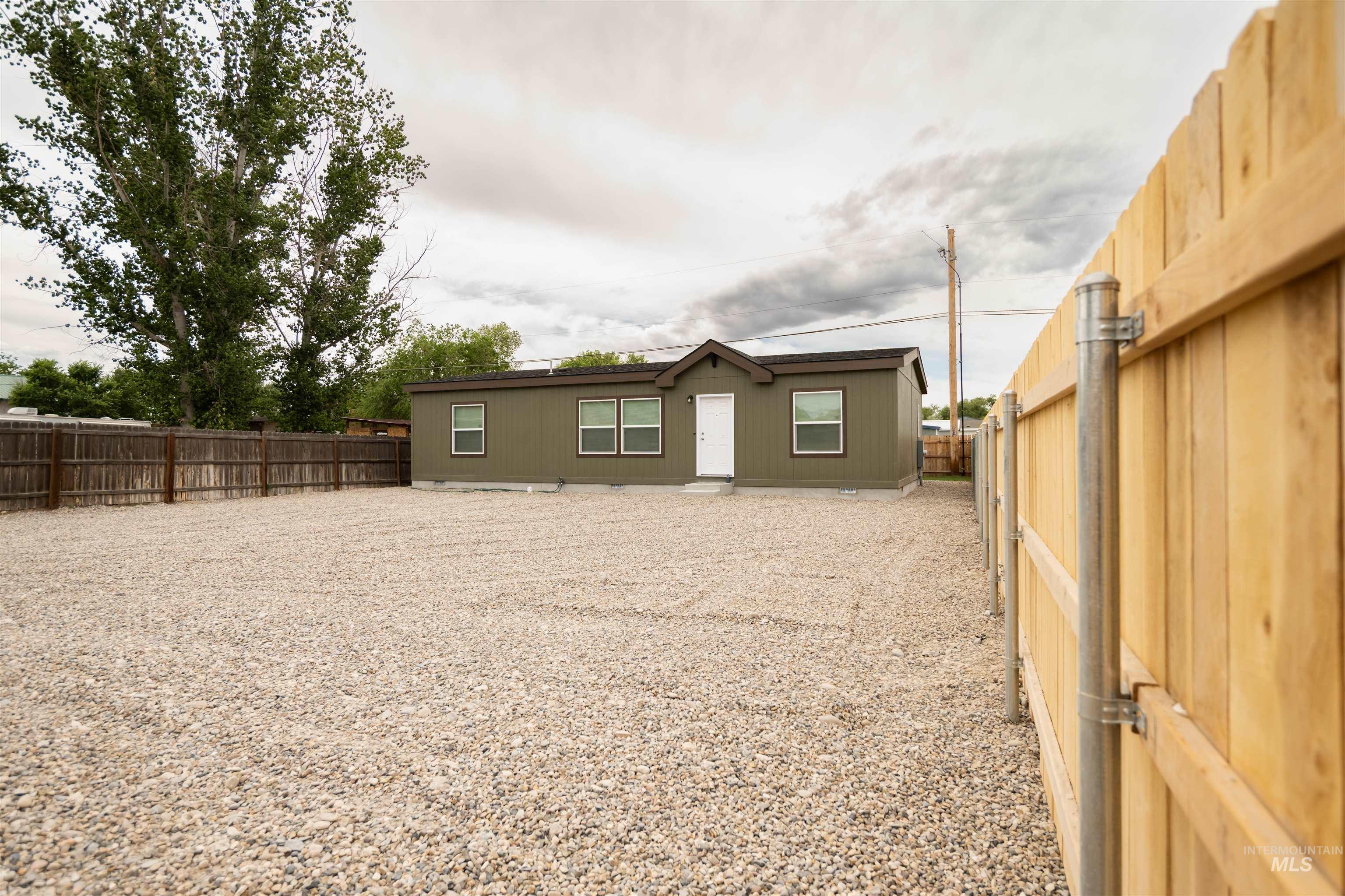1140 12th Avenue South, Payette, Idaho 83661-3390, 3 Bedrooms, 2 Bathrooms, Residential For Sale, Price $317,000,MLS 98988766