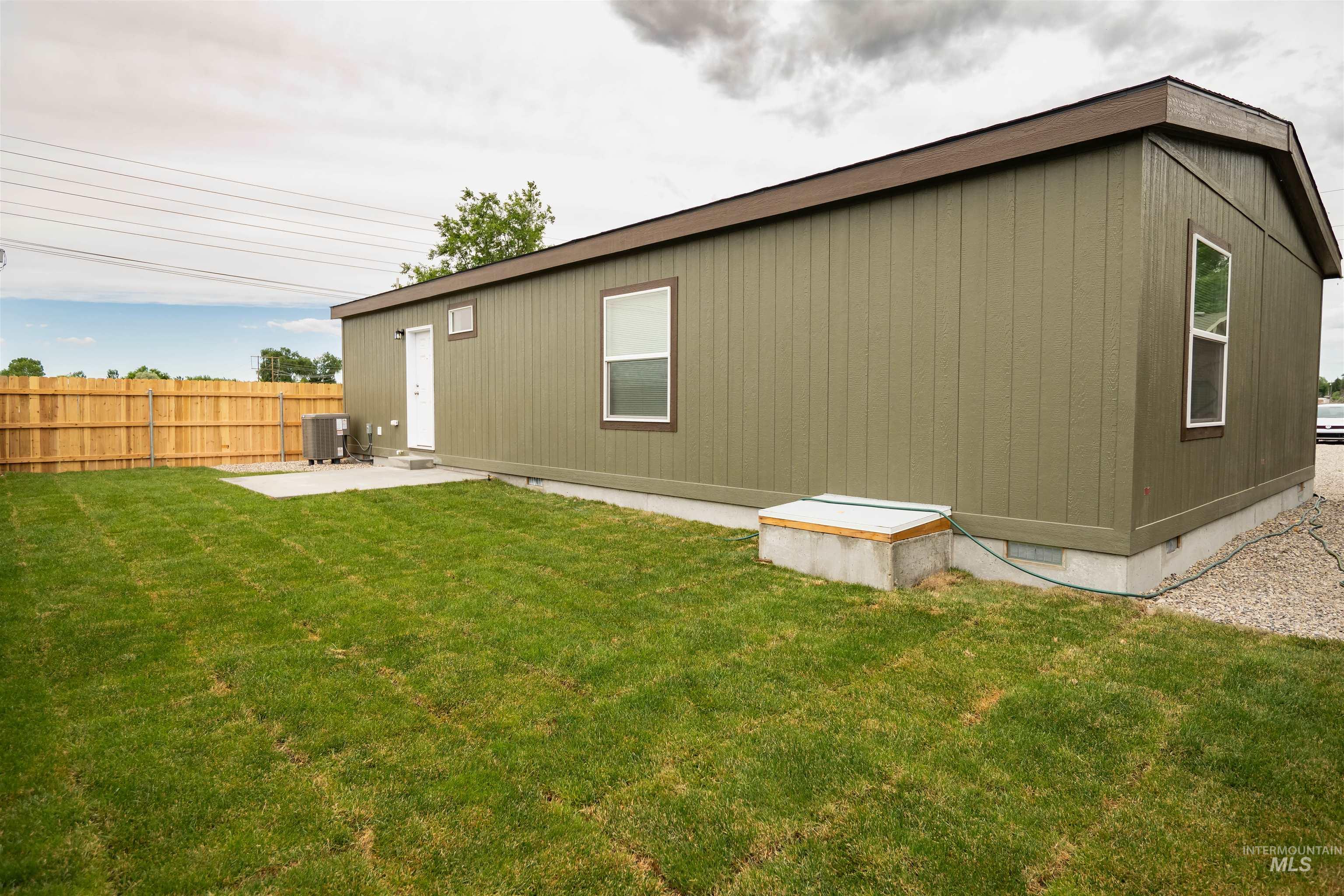 1140 12th Avenue South, Payette, Idaho 83661-3390, 3 Bedrooms, 2 Bathrooms, Residential For Sale, Price $317,000,MLS 98988766