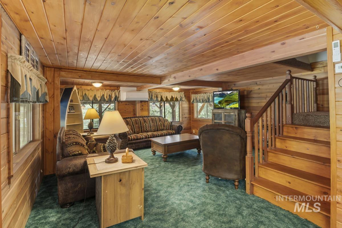 567 West Mountain Road, Cascade, Idaho 83611, 3 Bedrooms, 1 Bathroom, Residential For Sale, Price $425,000,MLS 98988771