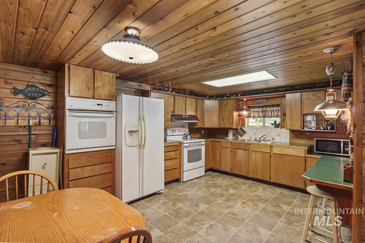 567 West Mountain Road, Cascade, Idaho 83611, 3 Bedrooms, 1 Bathroom, Residential For Sale, Price $425,000,MLS 98988771