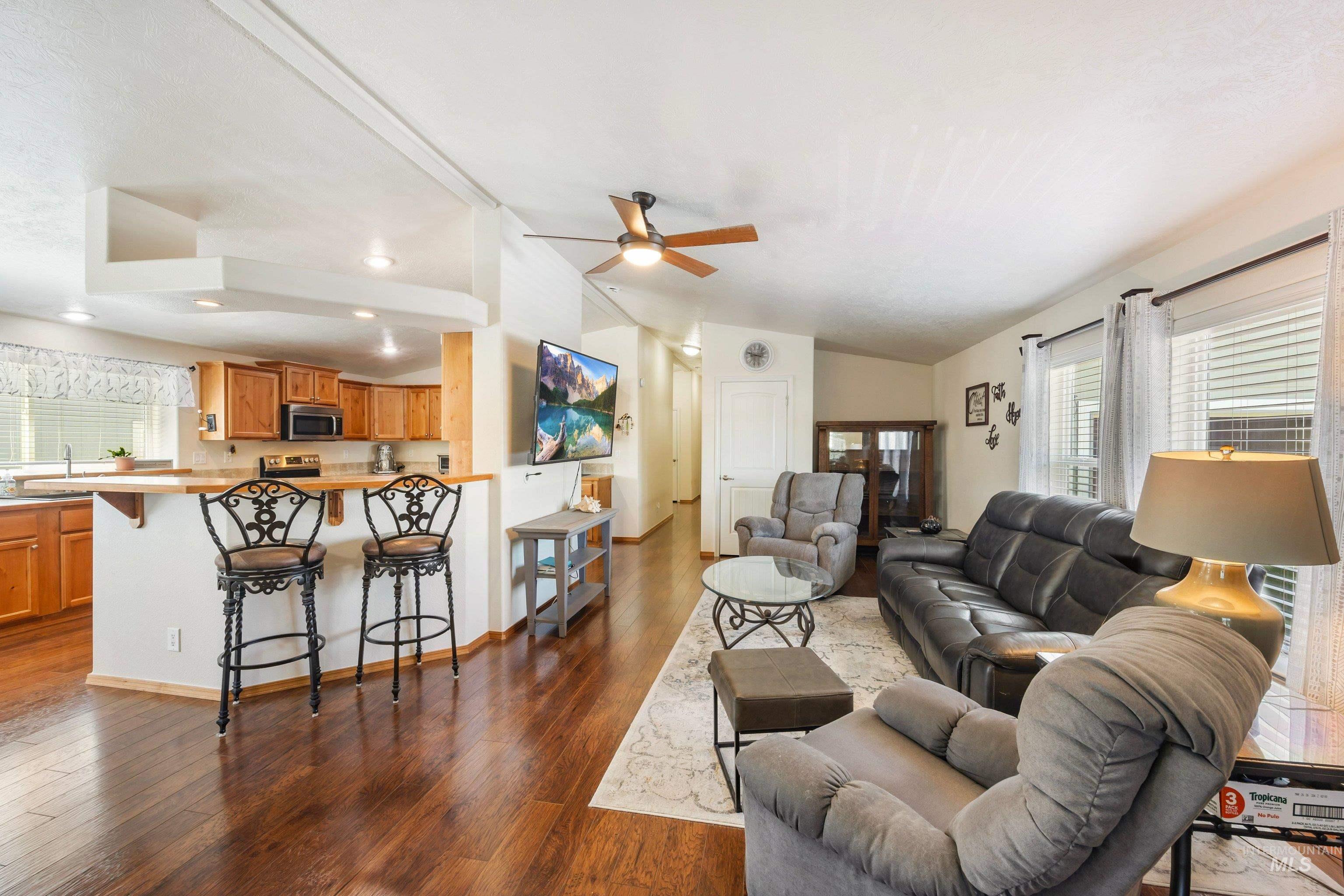 9390 W Ustick Rd #14, Boise, Idaho 83704, 3 Bedrooms, 2 Bathrooms, Residential For Sale, Price $248,000,MLS 98988772