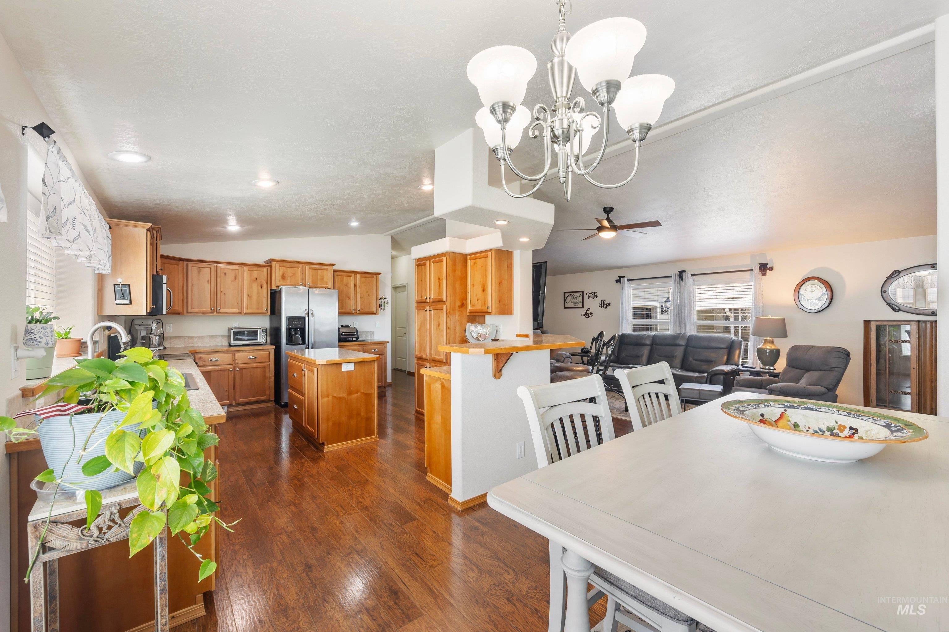 9390 W Ustick Rd #14, Boise, Idaho 83704, 3 Bedrooms, 2 Bathrooms, Residential For Sale, Price $248,000,MLS 98988772