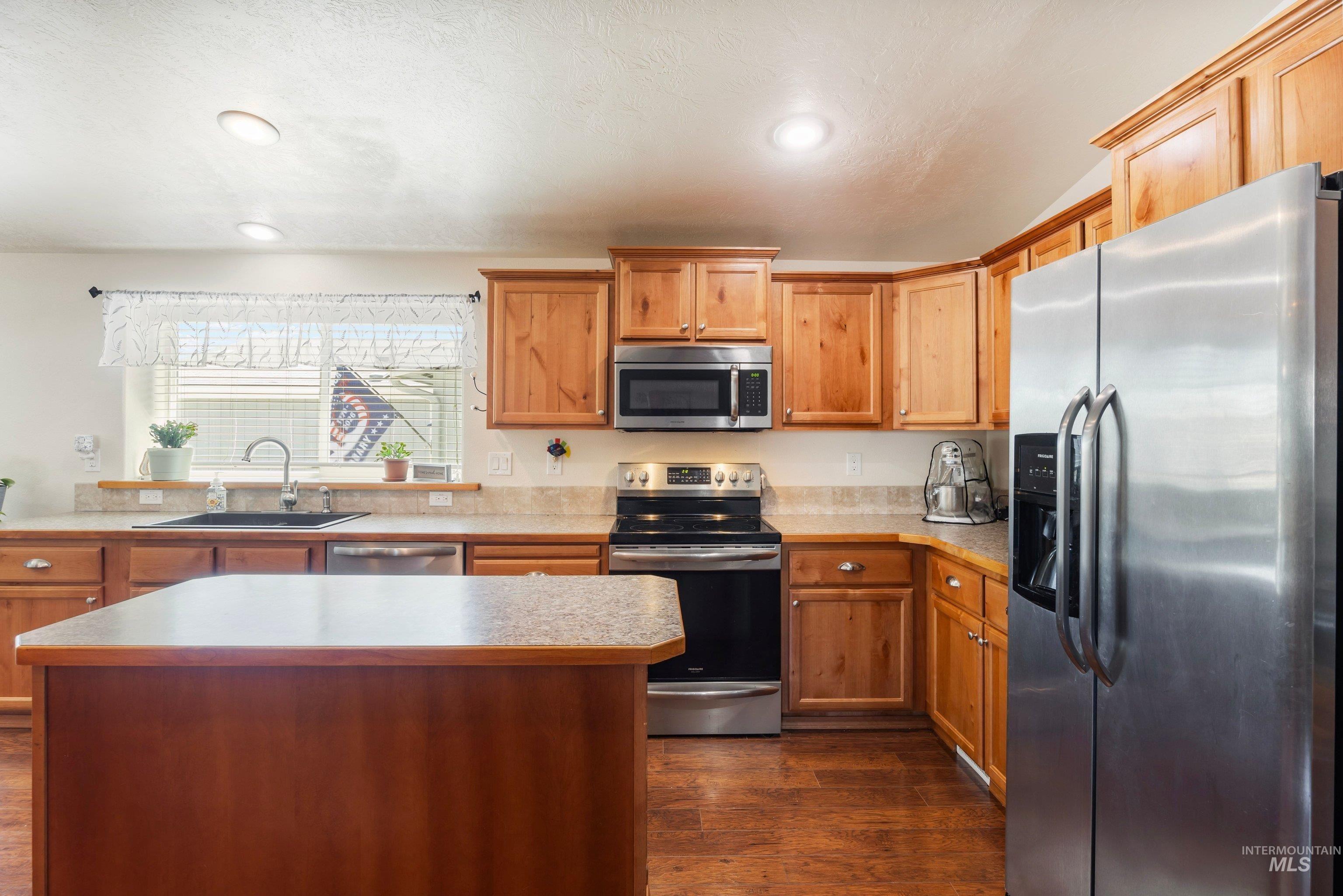 9390 W Ustick Rd #14, Boise, Idaho 83704, 3 Bedrooms, 2 Bathrooms, Residential For Sale, Price $248,000,MLS 98988772