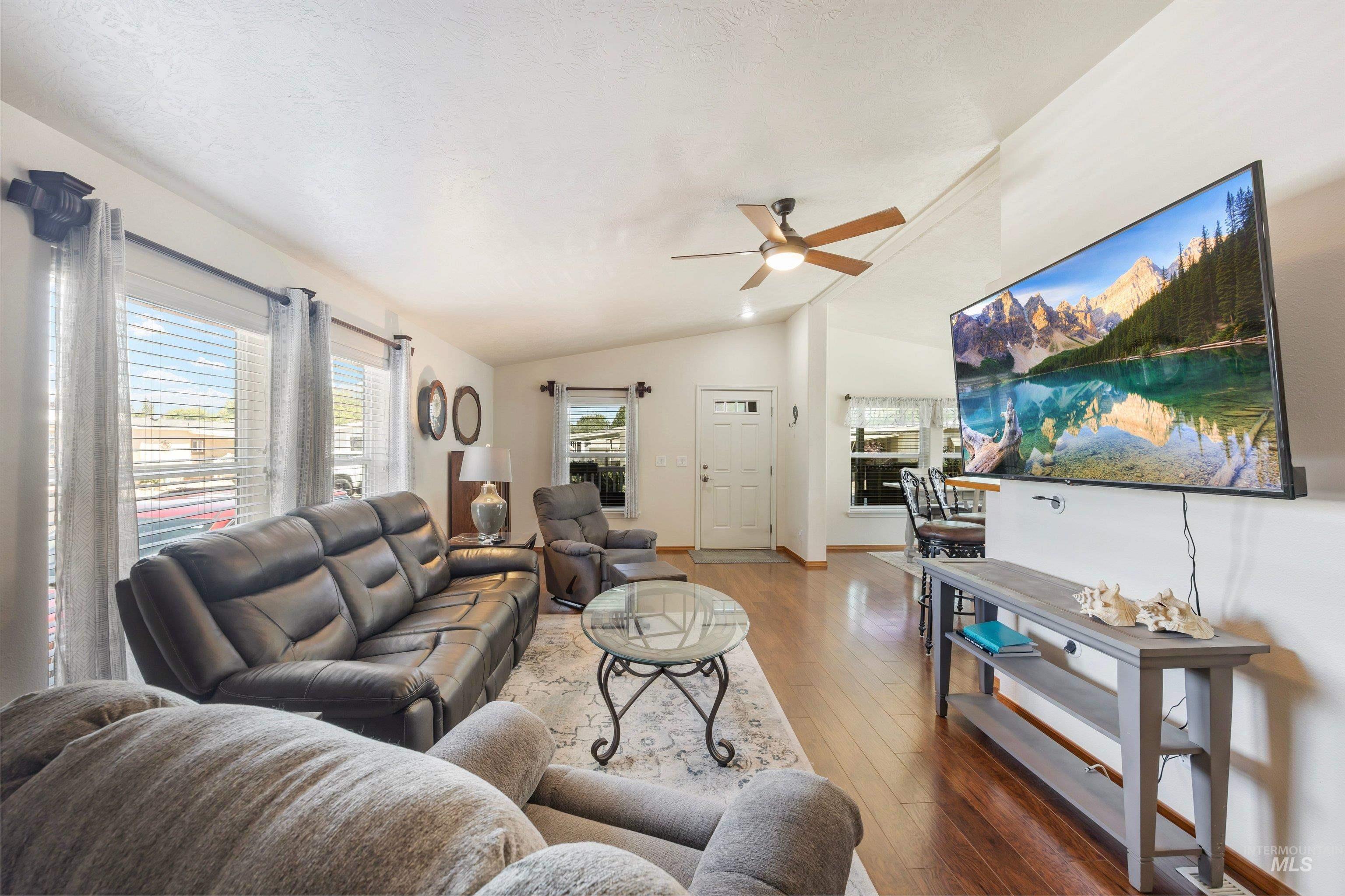9390 W Ustick Rd #14, Boise, Idaho 83704, 3 Bedrooms, 2 Bathrooms, Residential For Sale, Price $248,000,MLS 98988772