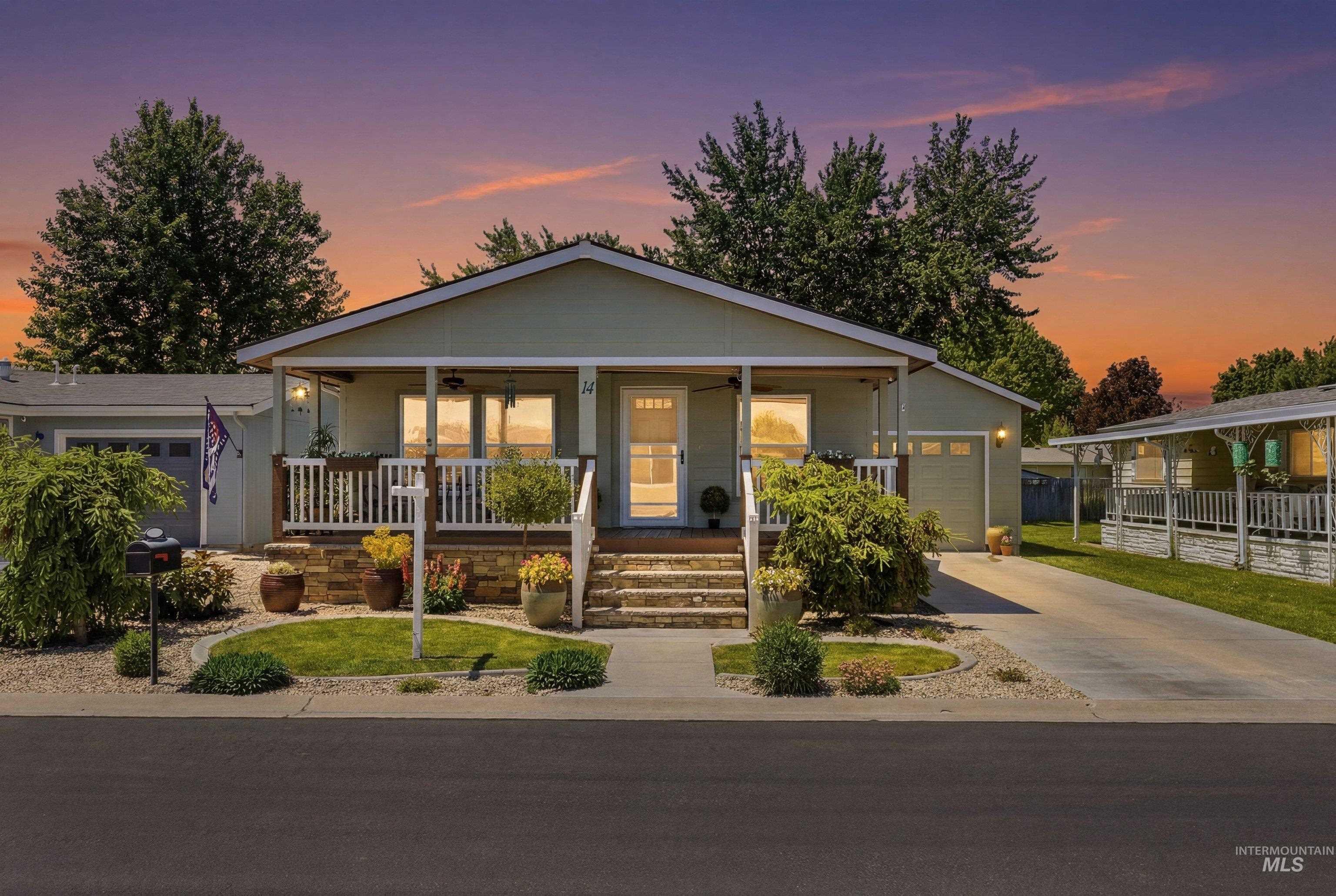 9390 W Ustick Rd #14, Boise, Idaho 83704, 3 Bedrooms, 2 Bathrooms, Residential For Sale, Price $248,000,MLS 98988772