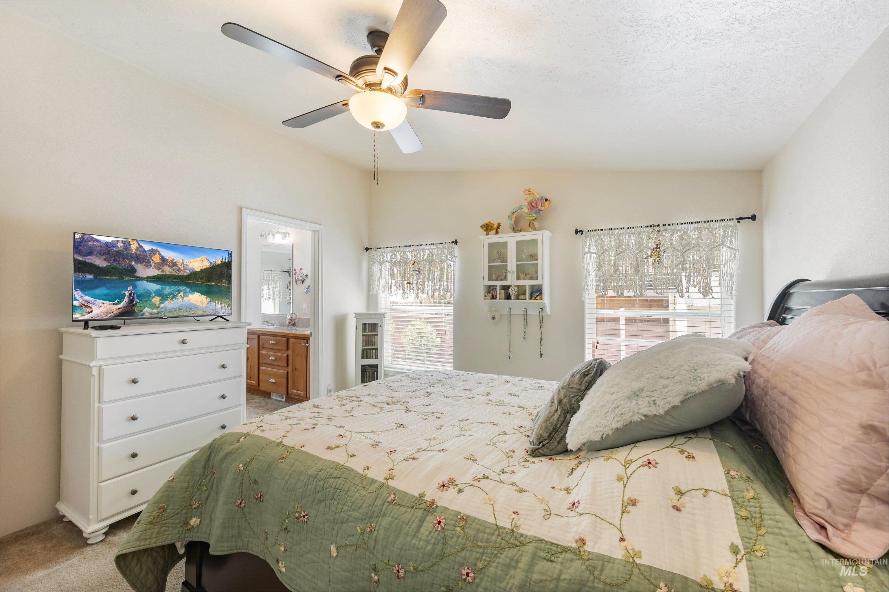 9390 W Ustick Rd #14, Boise, Idaho 83704, 3 Bedrooms, 2 Bathrooms, Residential For Sale, Price $248,000,MLS 98988772