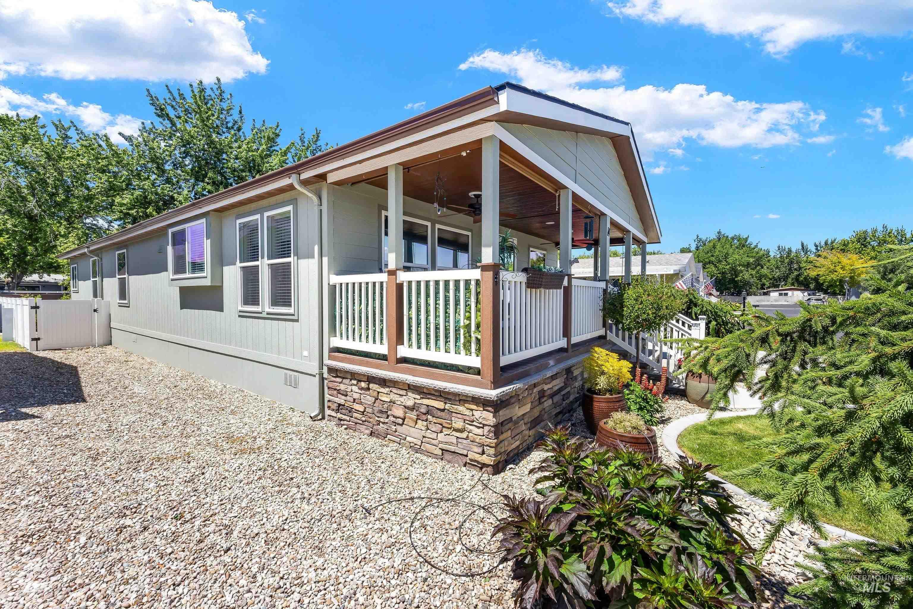 9390 W Ustick Rd #14, Boise, Idaho 83704, 3 Bedrooms, 2 Bathrooms, Residential For Sale, Price $248,000,MLS 98988772