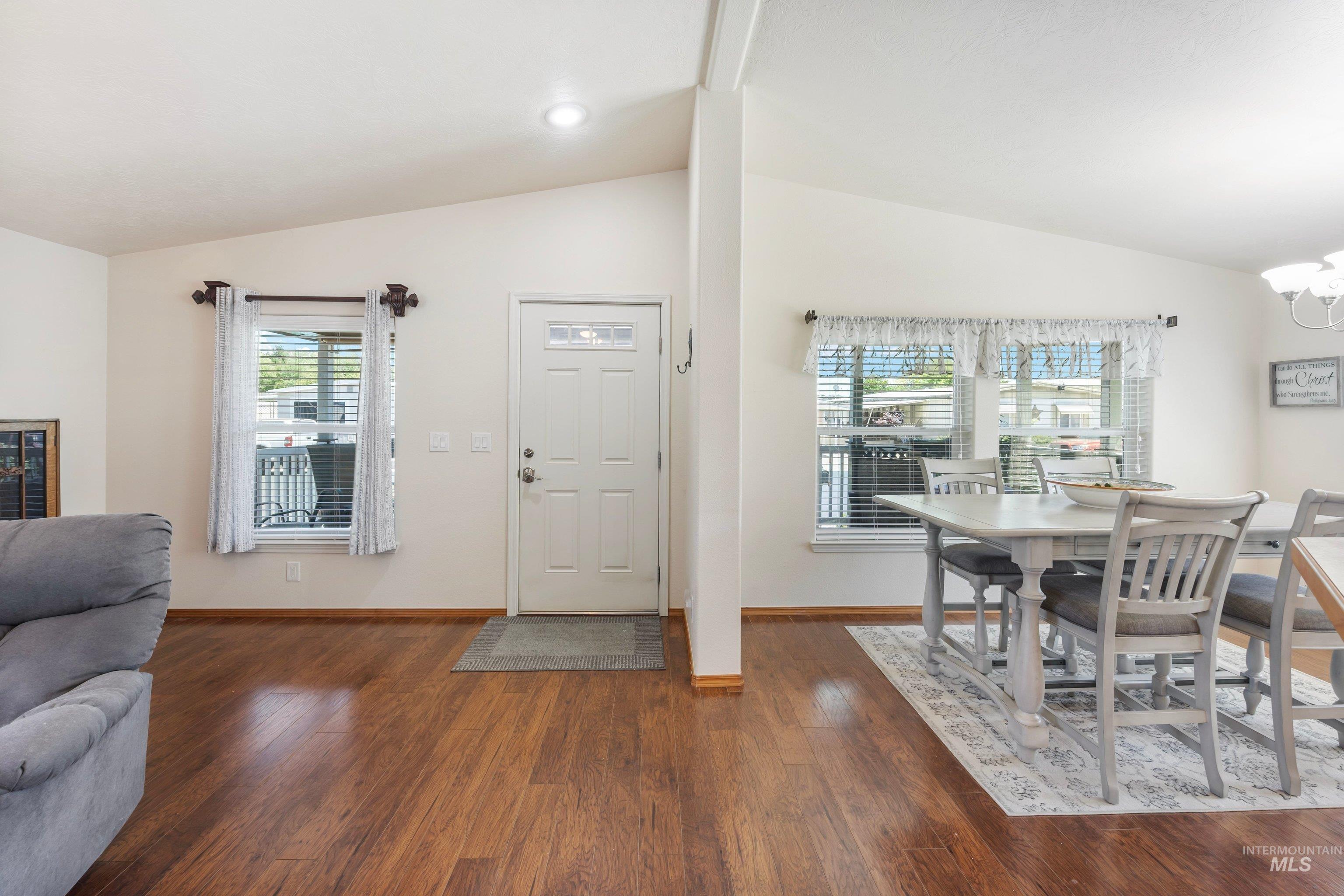 9390 W Ustick Rd #14, Boise, Idaho 83704, 3 Bedrooms, 2 Bathrooms, Residential For Sale, Price $248,000,MLS 98988772