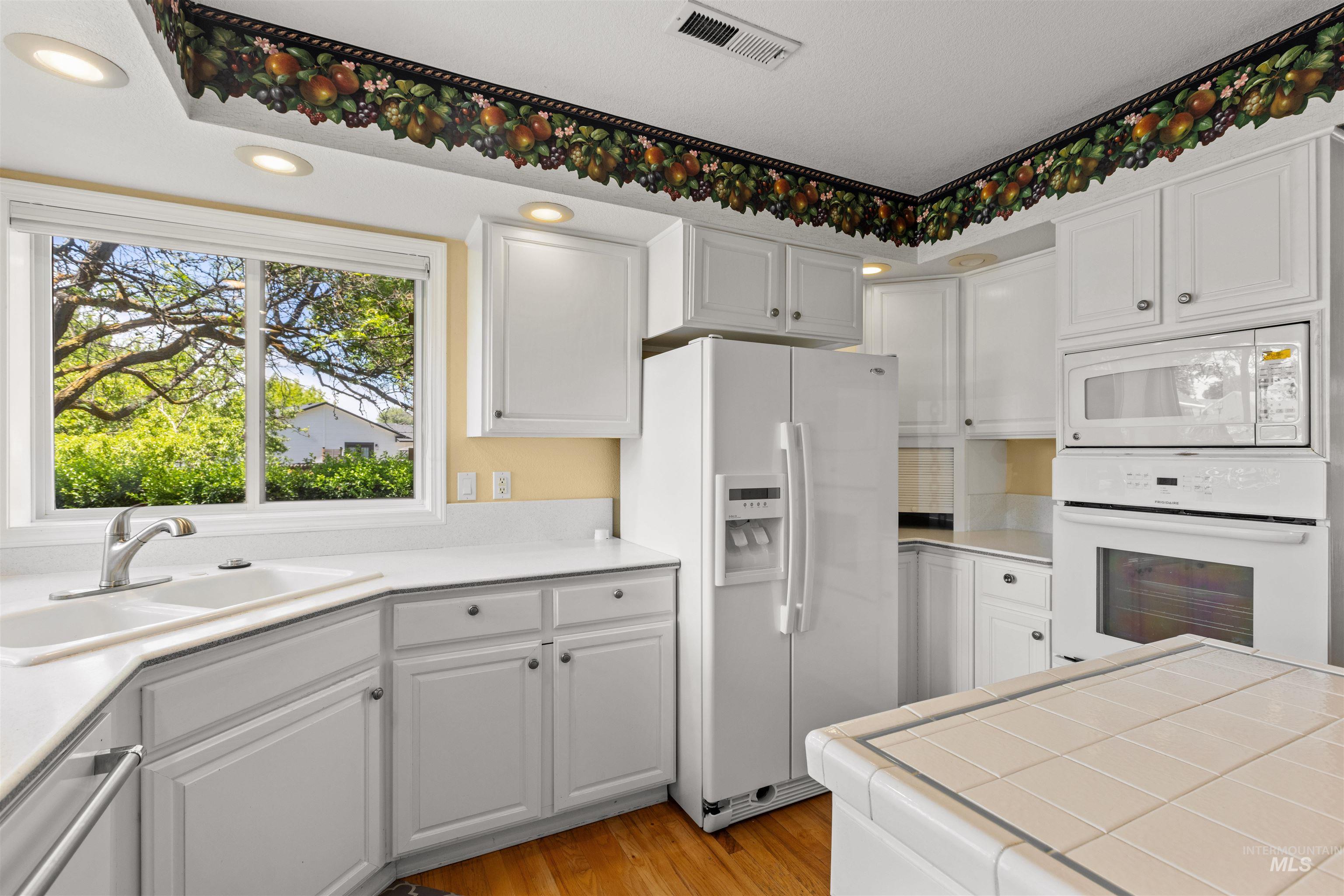 2100 Carey Place, Nampa, Idaho 83651-7563, 3 Bedrooms, 2 Bathrooms, Residential For Sale, Price $449,000,MLS 98988775