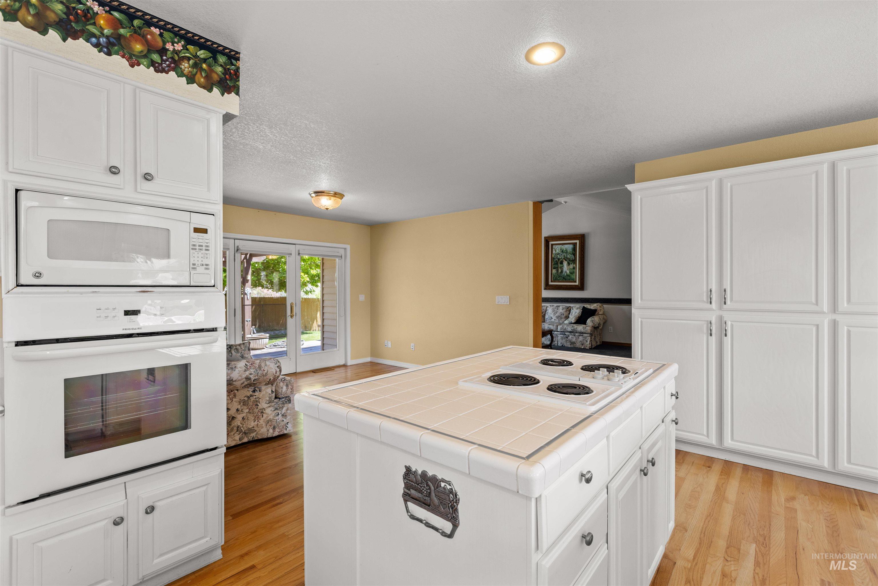 2100 Carey Place, Nampa, Idaho 83651-7563, 3 Bedrooms, 2 Bathrooms, Residential For Sale, Price $449,000,MLS 98988775