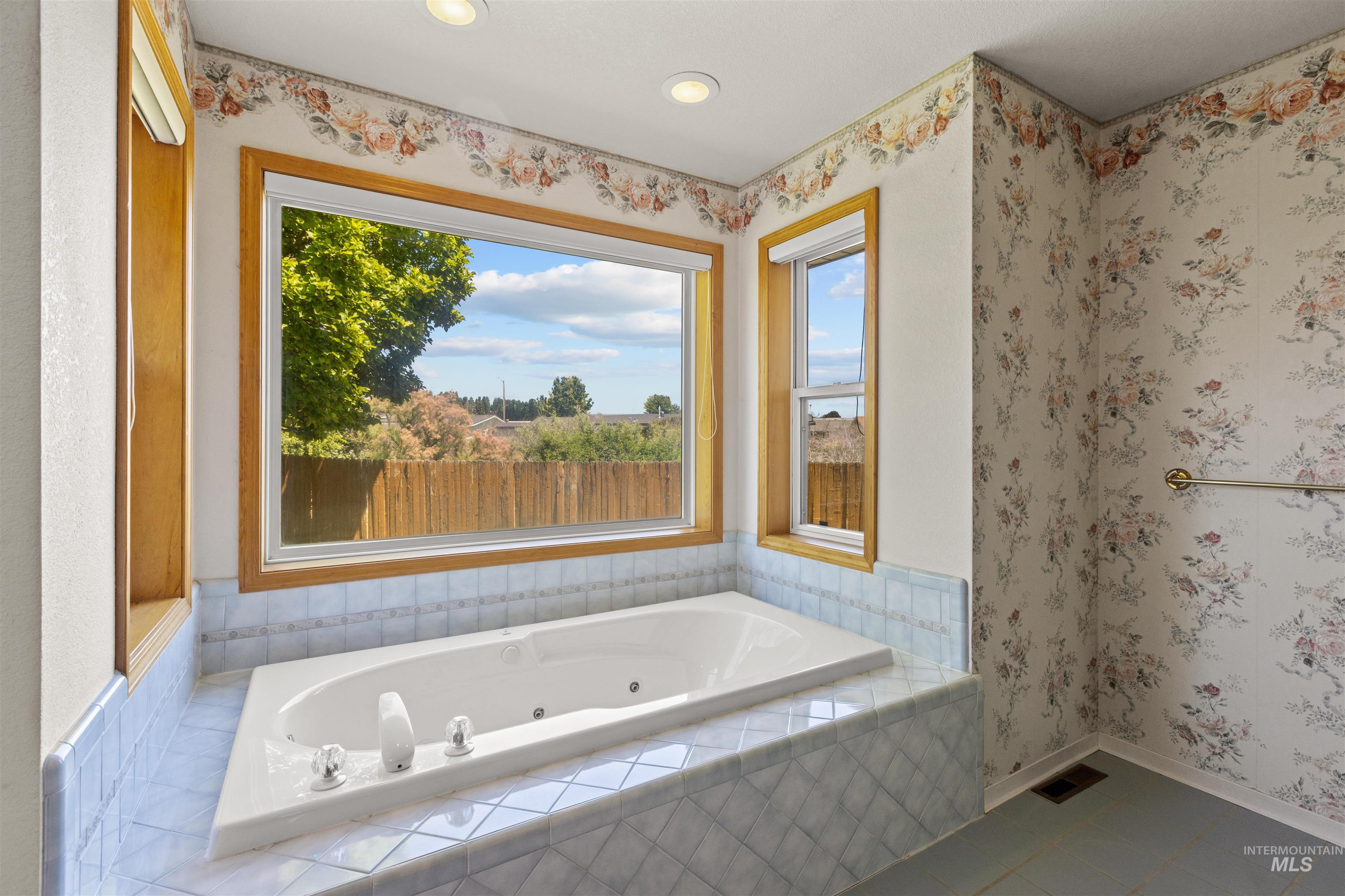 2100 Carey Place, Nampa, Idaho 83651-7563, 3 Bedrooms, 2 Bathrooms, Residential For Sale, Price $449,000,MLS 98988775