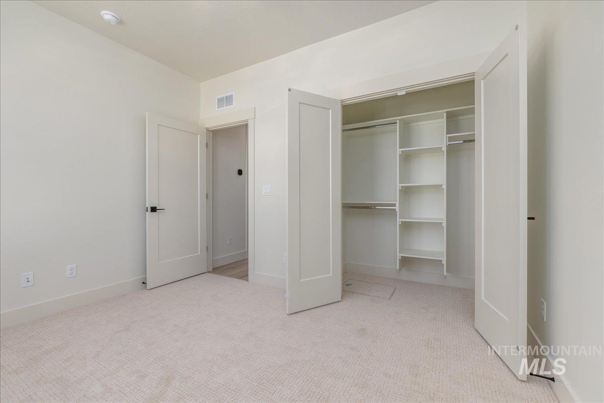 475 E Chevy Dr, Boise, Idaho 83716, 3 Bedrooms, 2 Bathrooms, Residential For Sale, Price $439,900, 98988776