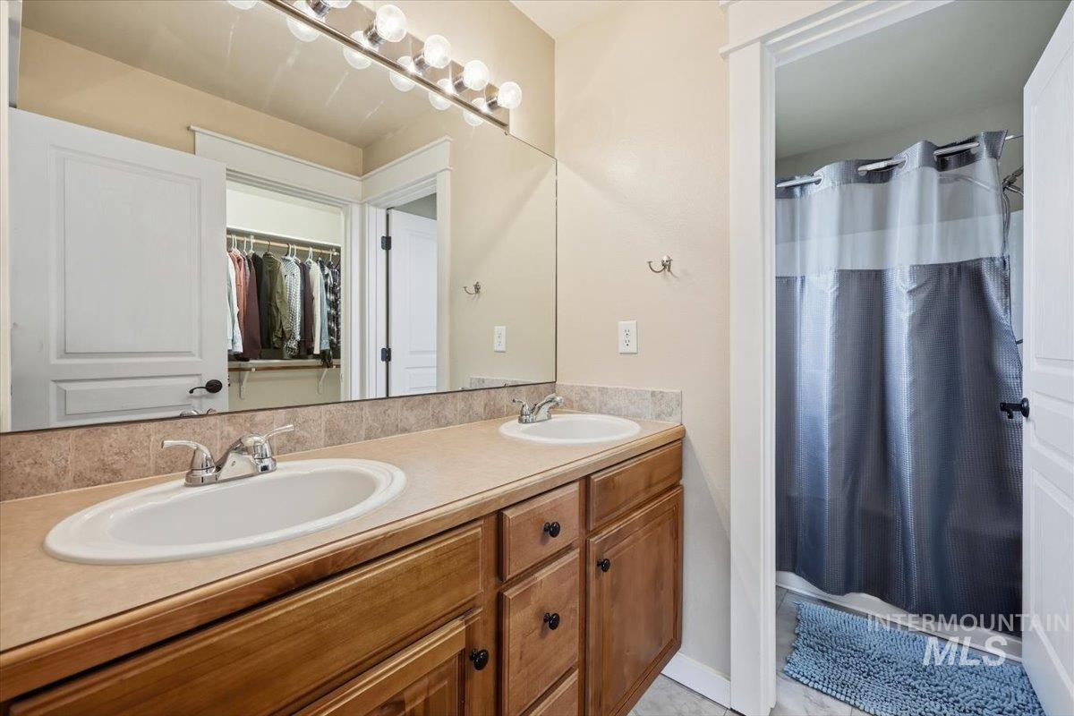 9591 W Silverspring St, Boise, Idaho 83709, 3 Bedrooms, 2 Bathrooms, Residential For Sale, Price $429,999, 98988777