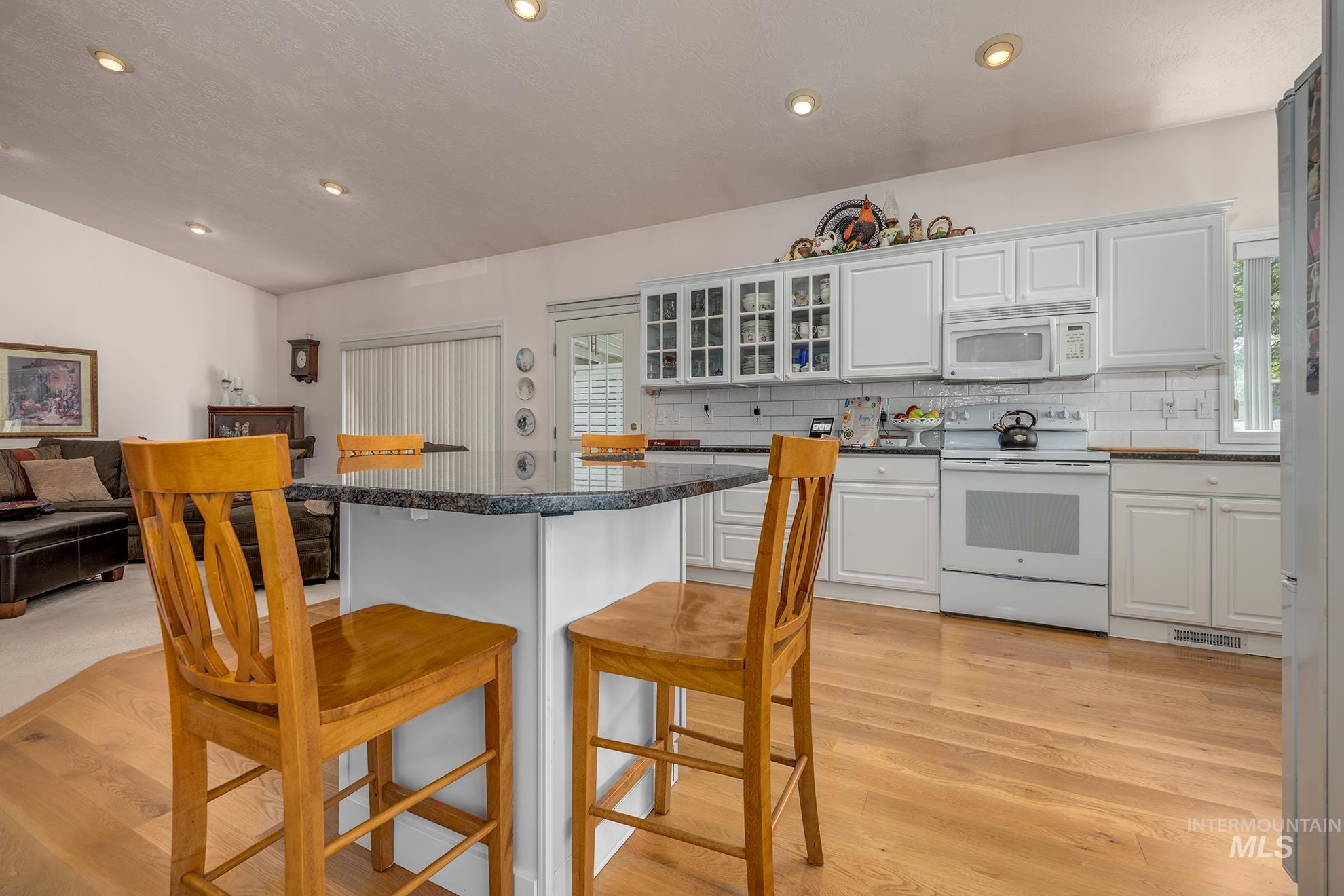 119 SW 18th St, Ontario, Oregon 97914, 4 Bedrooms, 2 Bathrooms, Residential For Sale, Price $499,000, 98988782
