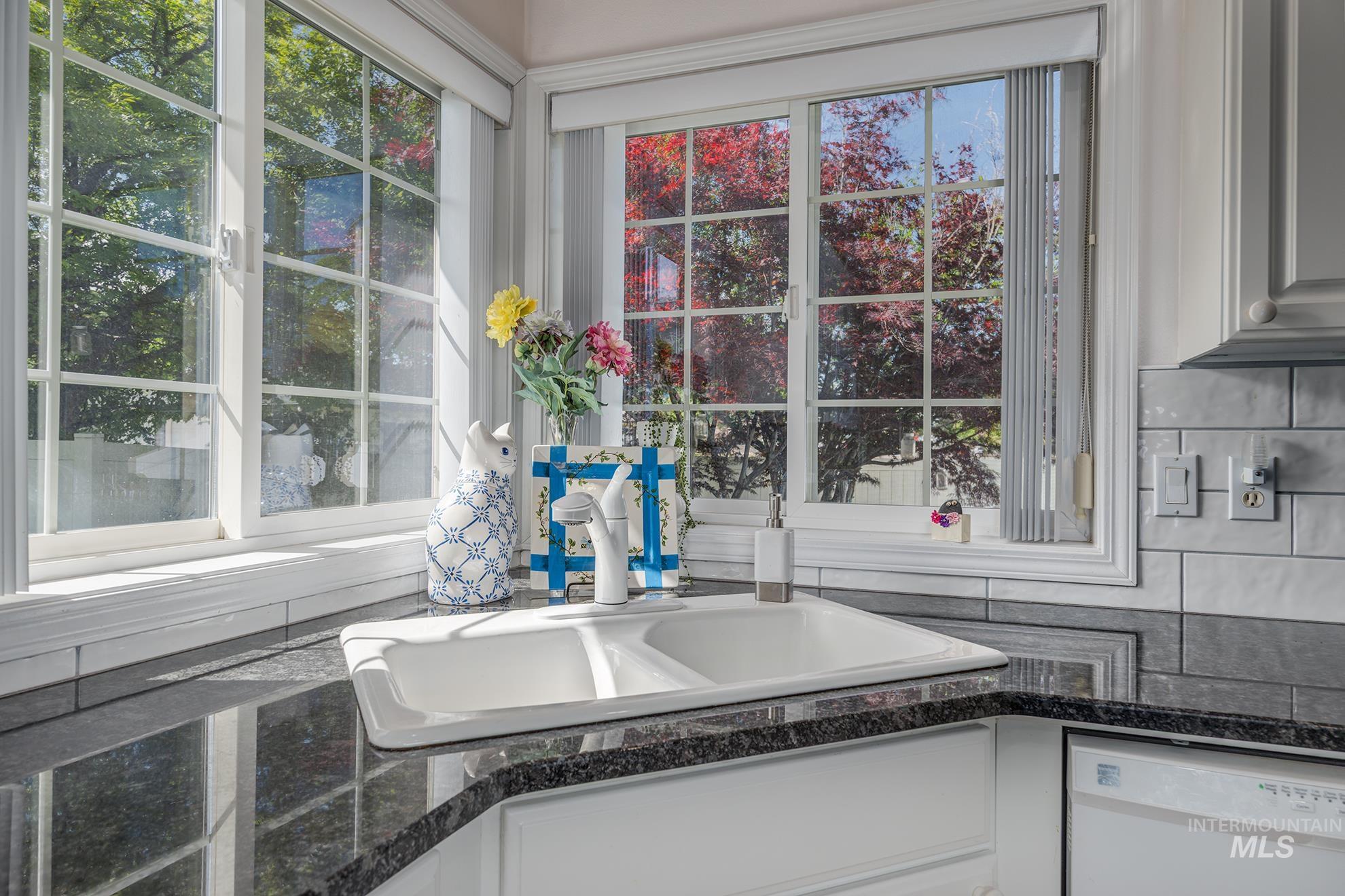 119 SW 18th St, Ontario, Oregon 97914, 4 Bedrooms, 2 Bathrooms, Residential For Sale, Price $499,000, 98988782