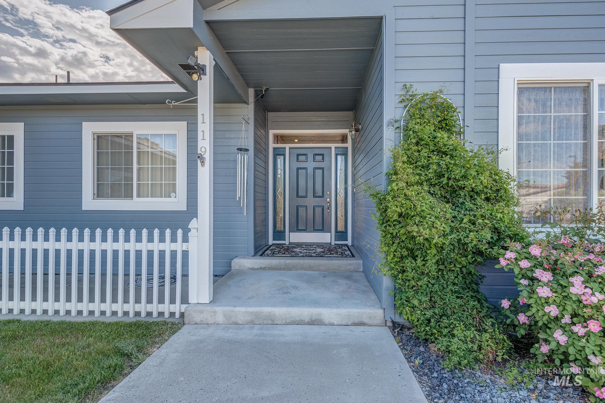 119 SW 18th St, Ontario, Oregon 97914, 4 Bedrooms, 2 Bathrooms, Residential For Sale, Price $485,000,MLS 98988782