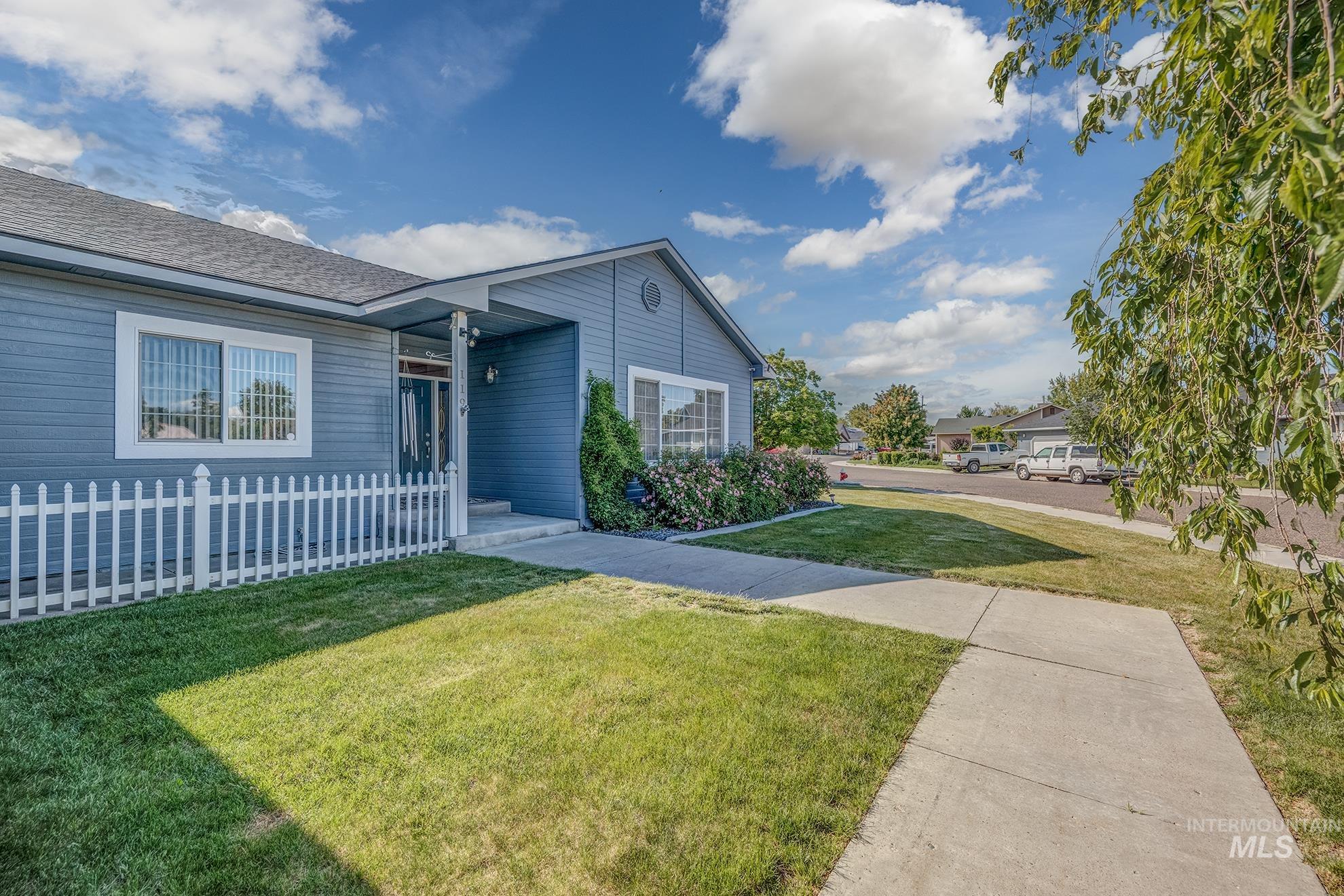 119 SW 18th St, Ontario, Oregon 97914, 4 Bedrooms, 2 Bathrooms, Residential For Sale, Price $499,000, 98988782